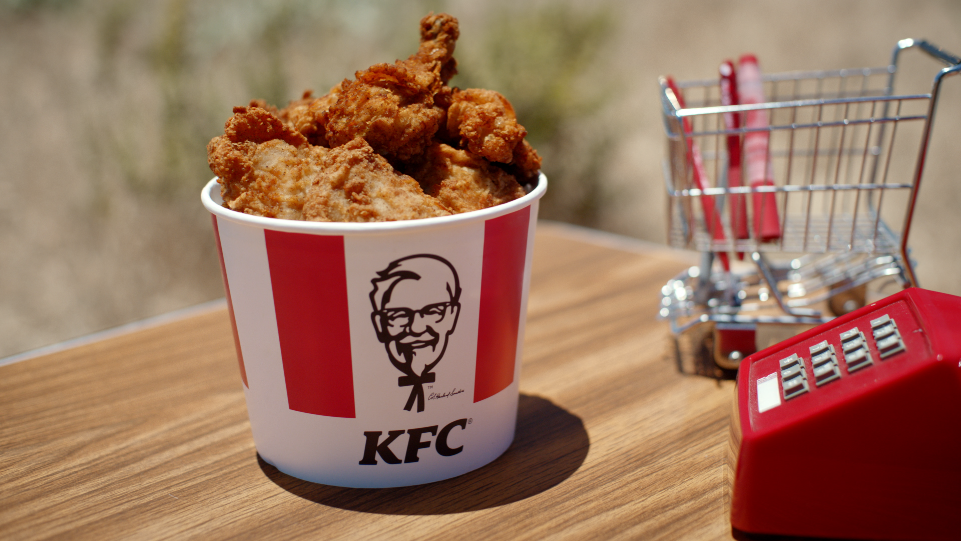 FingerLickinFourth_ENG_LongForm_NoLegal.00_00_15_11.Still003 (1).png