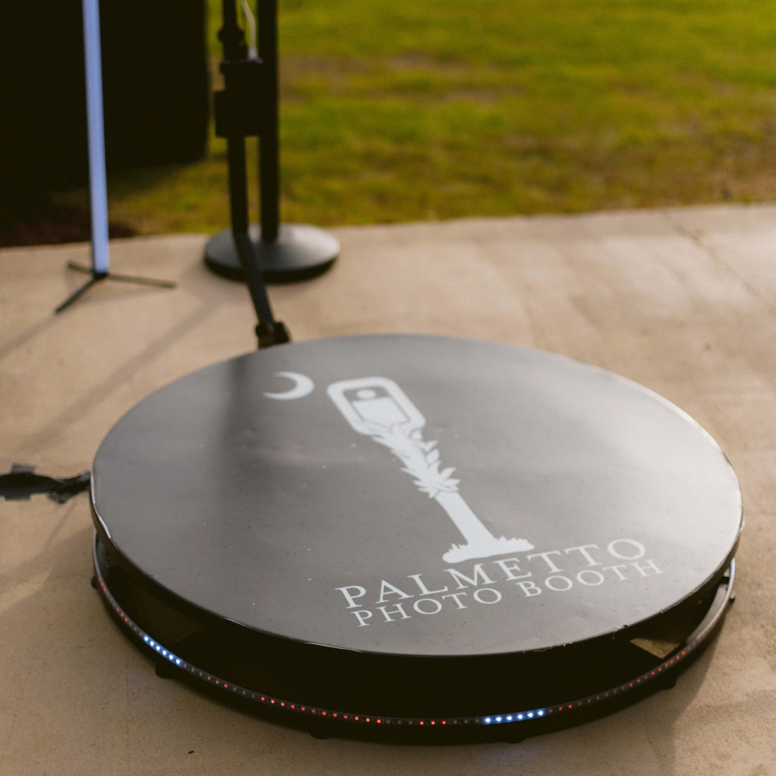 360 Degree Photo Booth Rental with high-quality videos, fast sharing ...