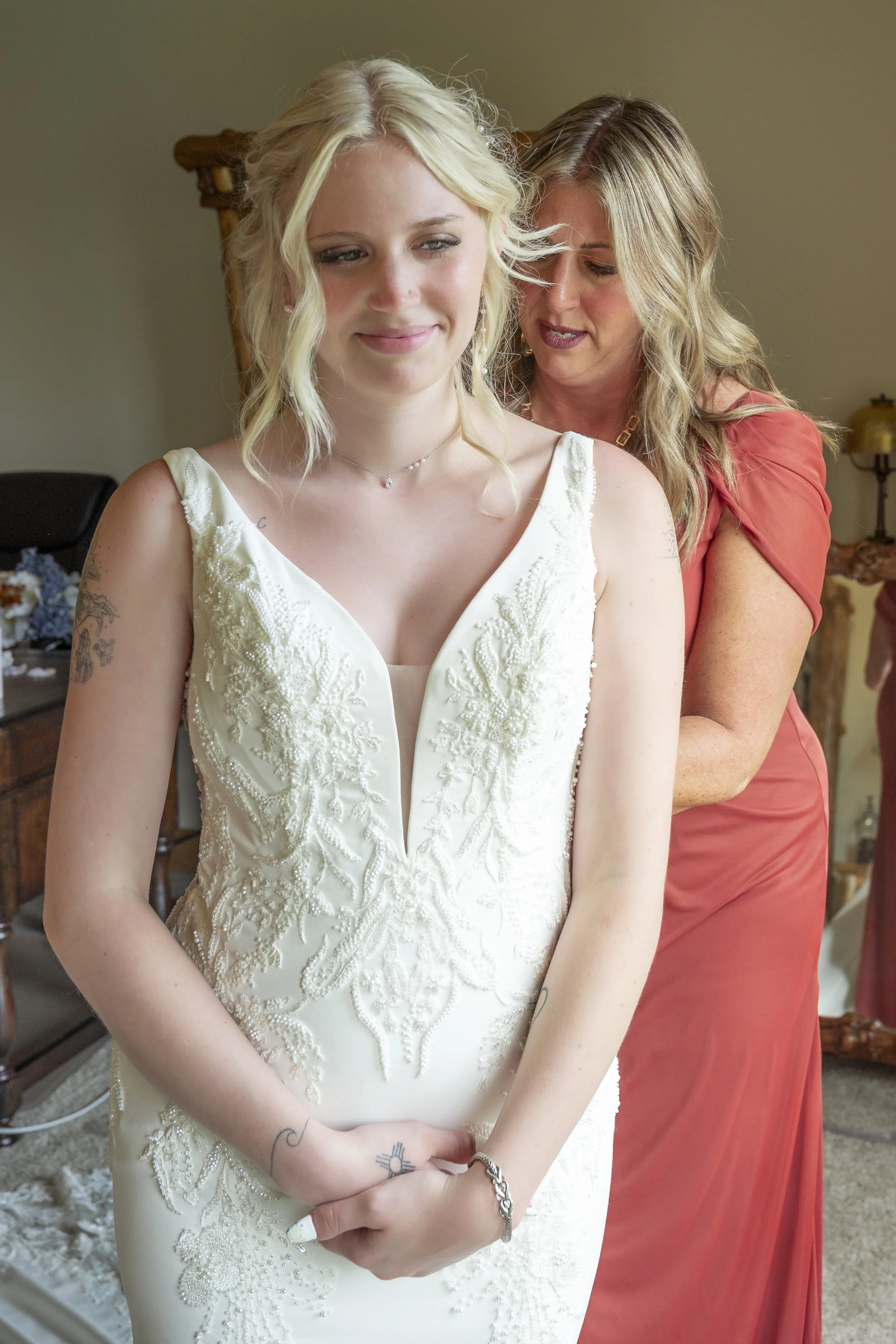 Caynen+Abby_WeddingSneakPeeks-37.jpg