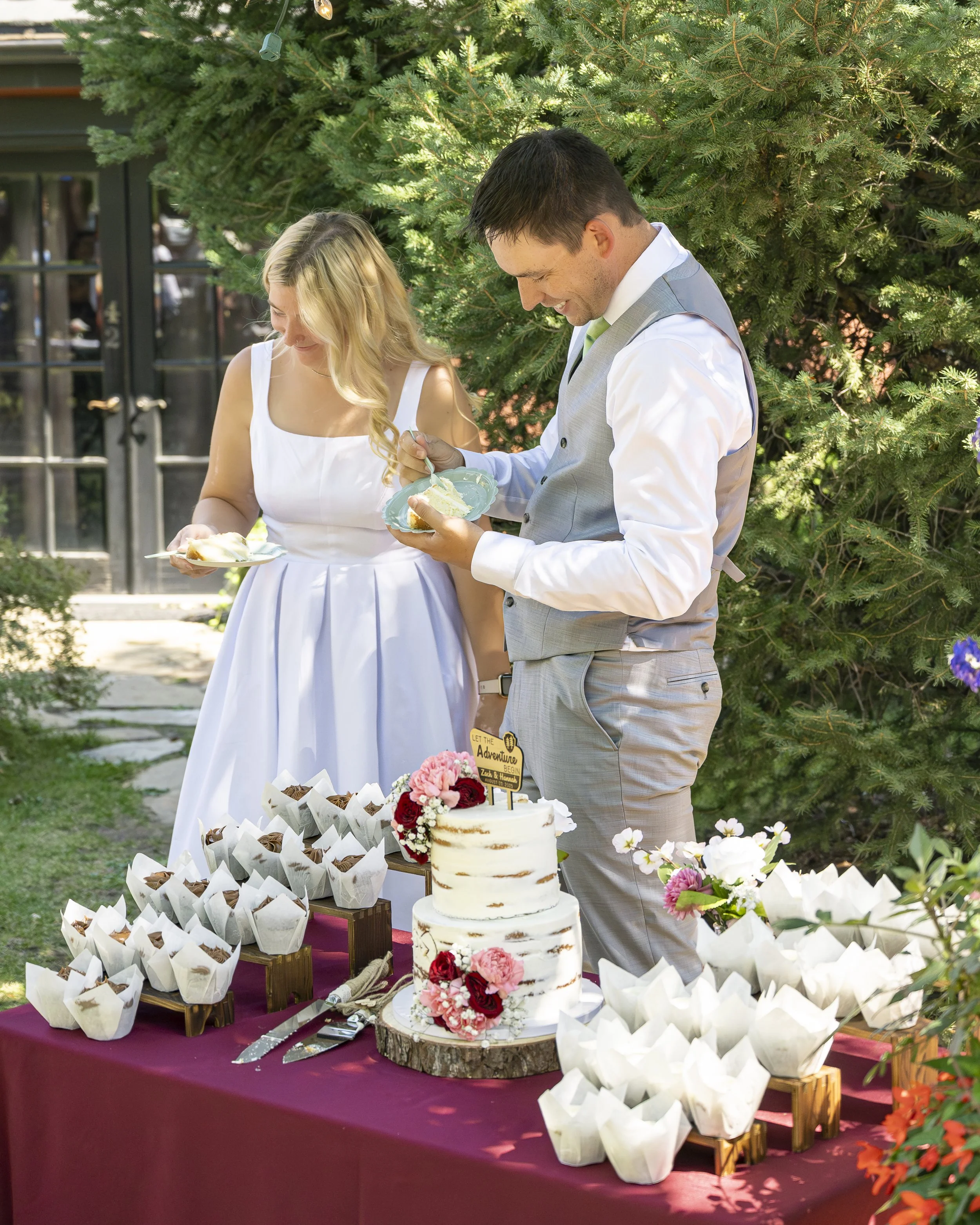 Zach+Hannah_WeddingCeremony-294 copy.jpg