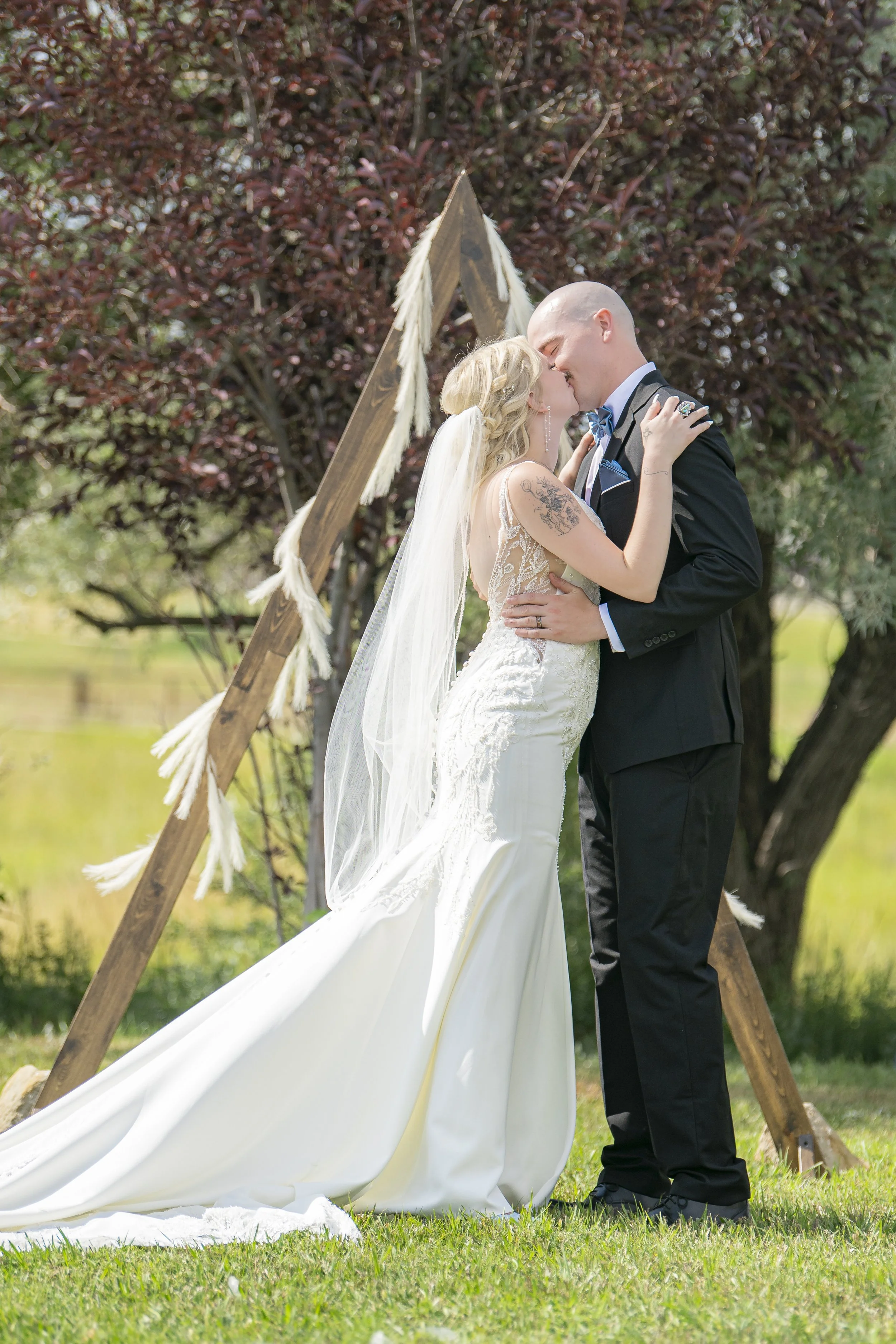 Caynen+Abby_WeddingSneakPeeks-106.jpg