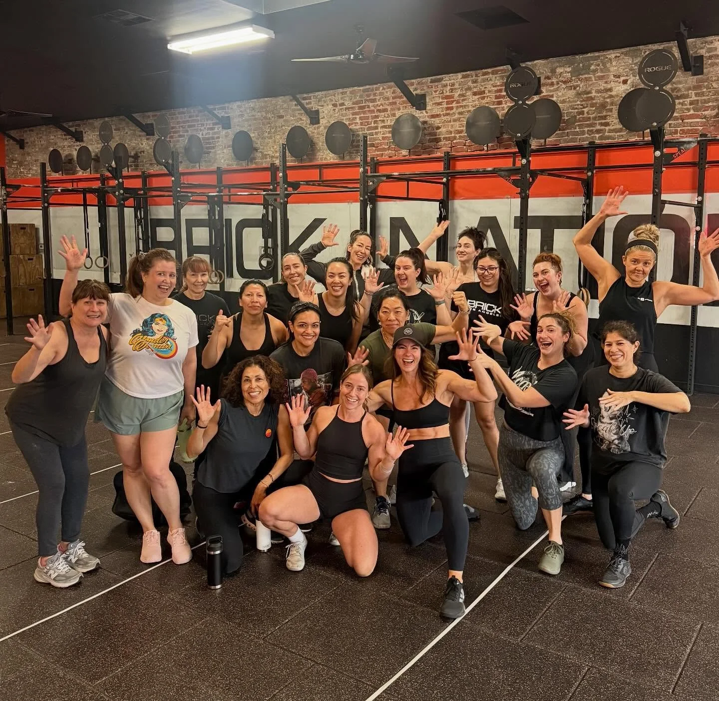 &ldquo;Look, ma, no hands&rdquo;

IYKYK

Trading skinny for strong and more than happy to take up space in the room, in a conversation, on this planet. 

I love you girls so much. ALL levels, ages, and doubts welcome. I got you. 🙏❤️