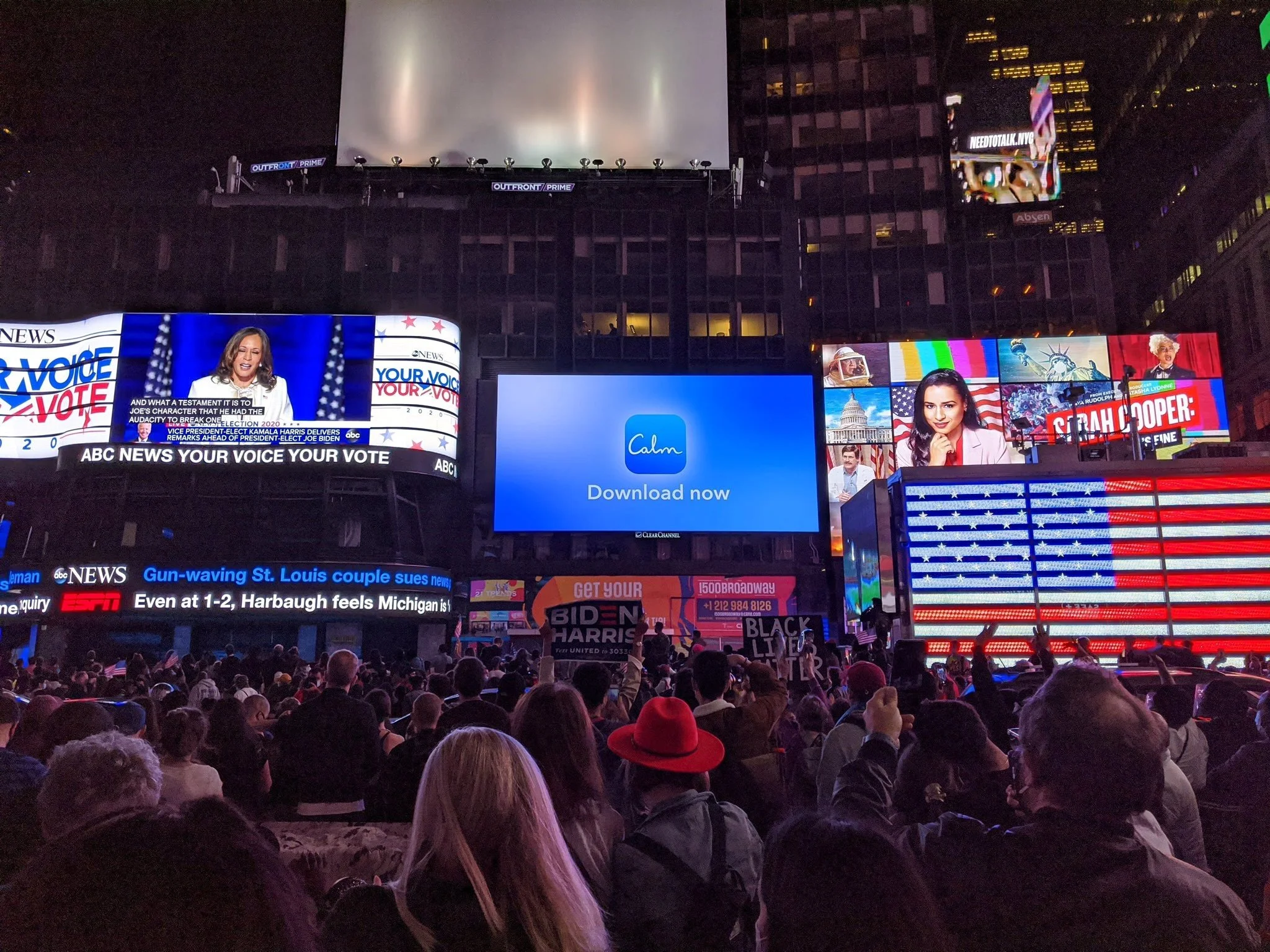 Calm Times Square 