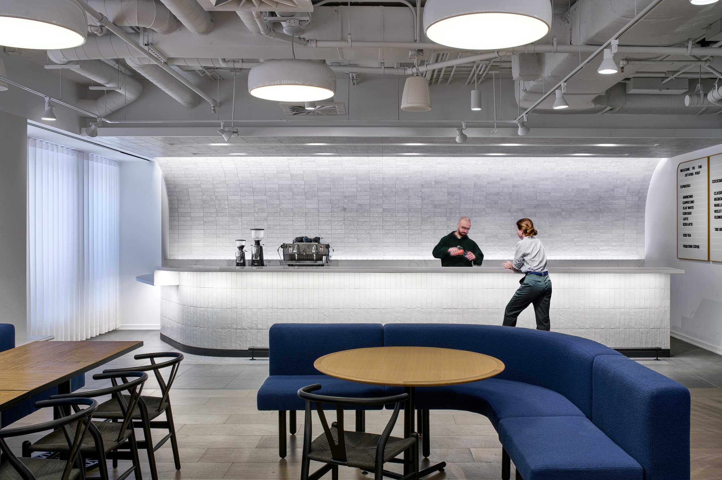 InStudio_Shopify_11.18.22_28757_HDR_Models-EnhancedC1.jpg