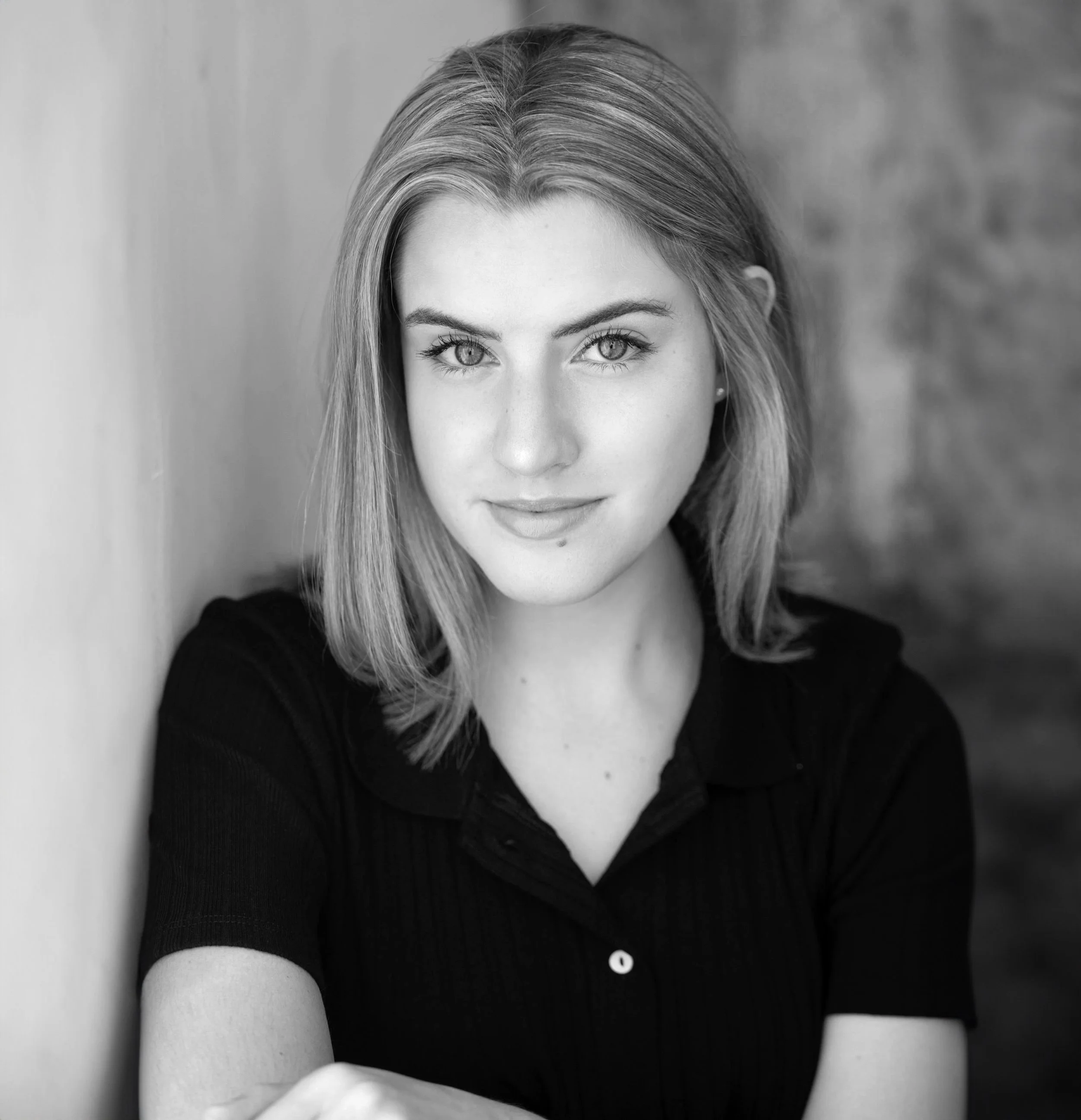 OLIVIA HEADSHOT FINAL .jpg