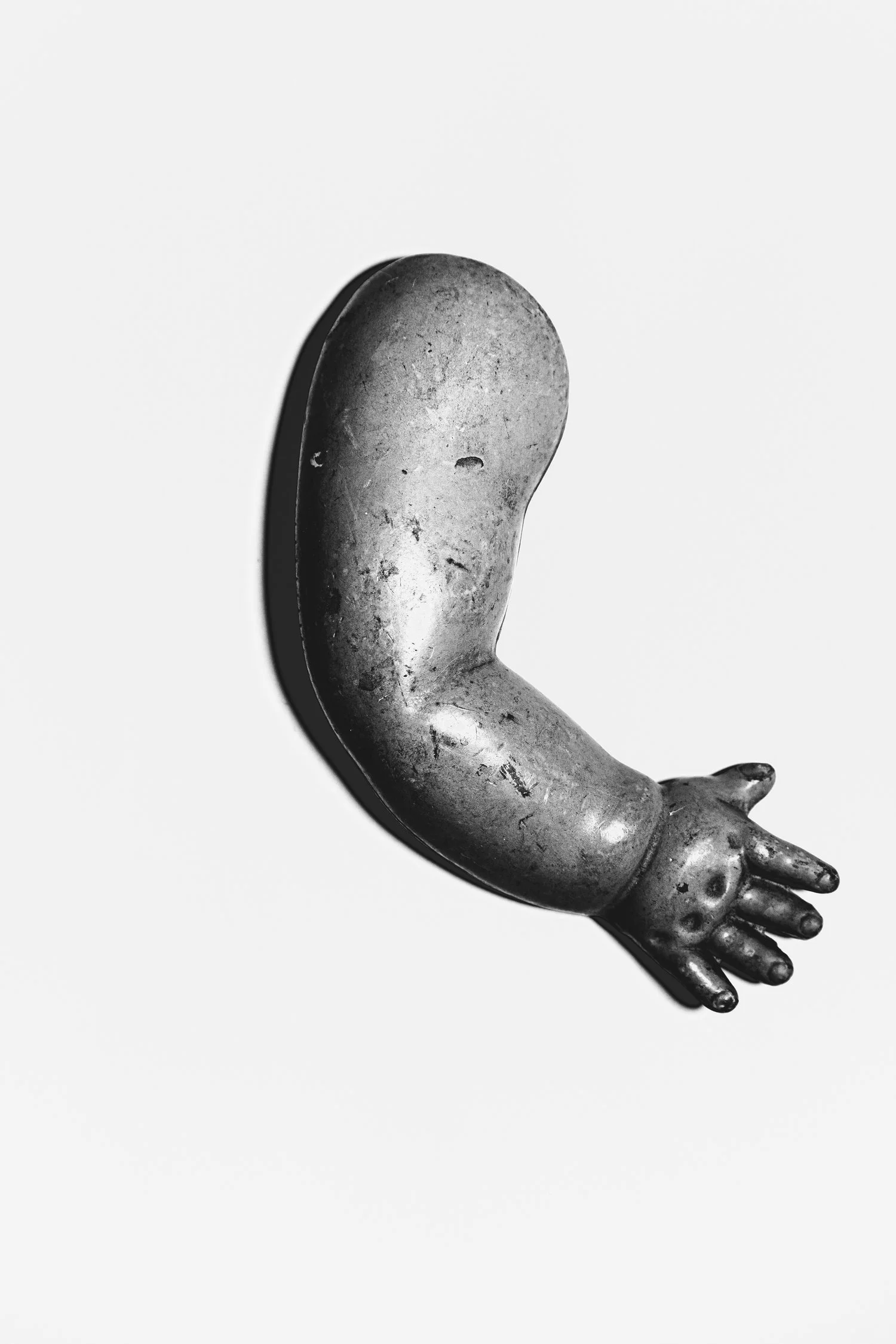 Spotlight Robert Tucker — Public Offerings Ltd.