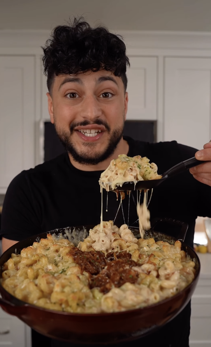 CARAMELIZED ONION MAC N CHEESE