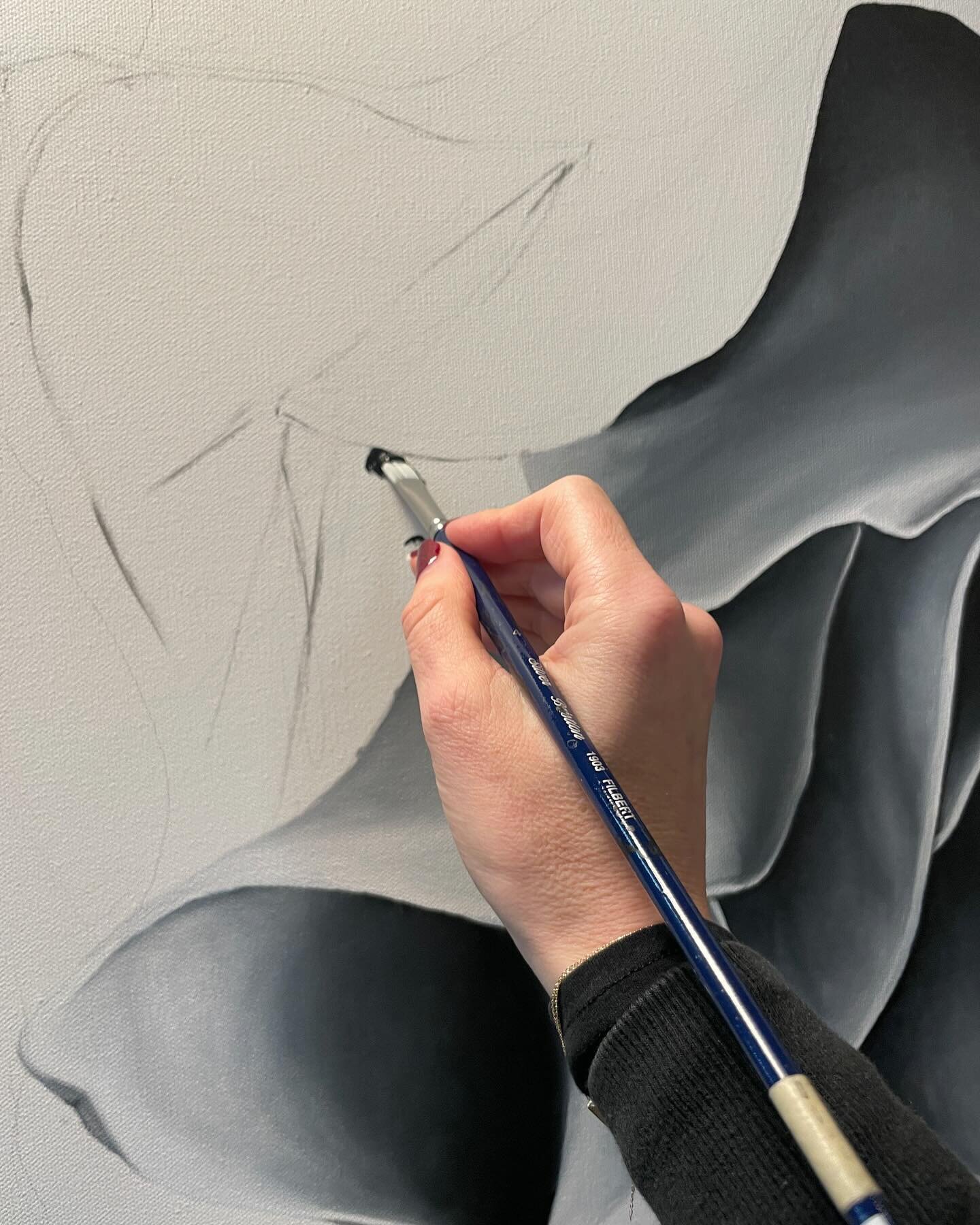 Working on this awesome flower all in shades of black and white while trying not to dance while blasting Christmas music - tis the season :) #blackandwhitepainting #blackandwhitepaintings #contemporarypainting #floralart #roses #christmasmusictime