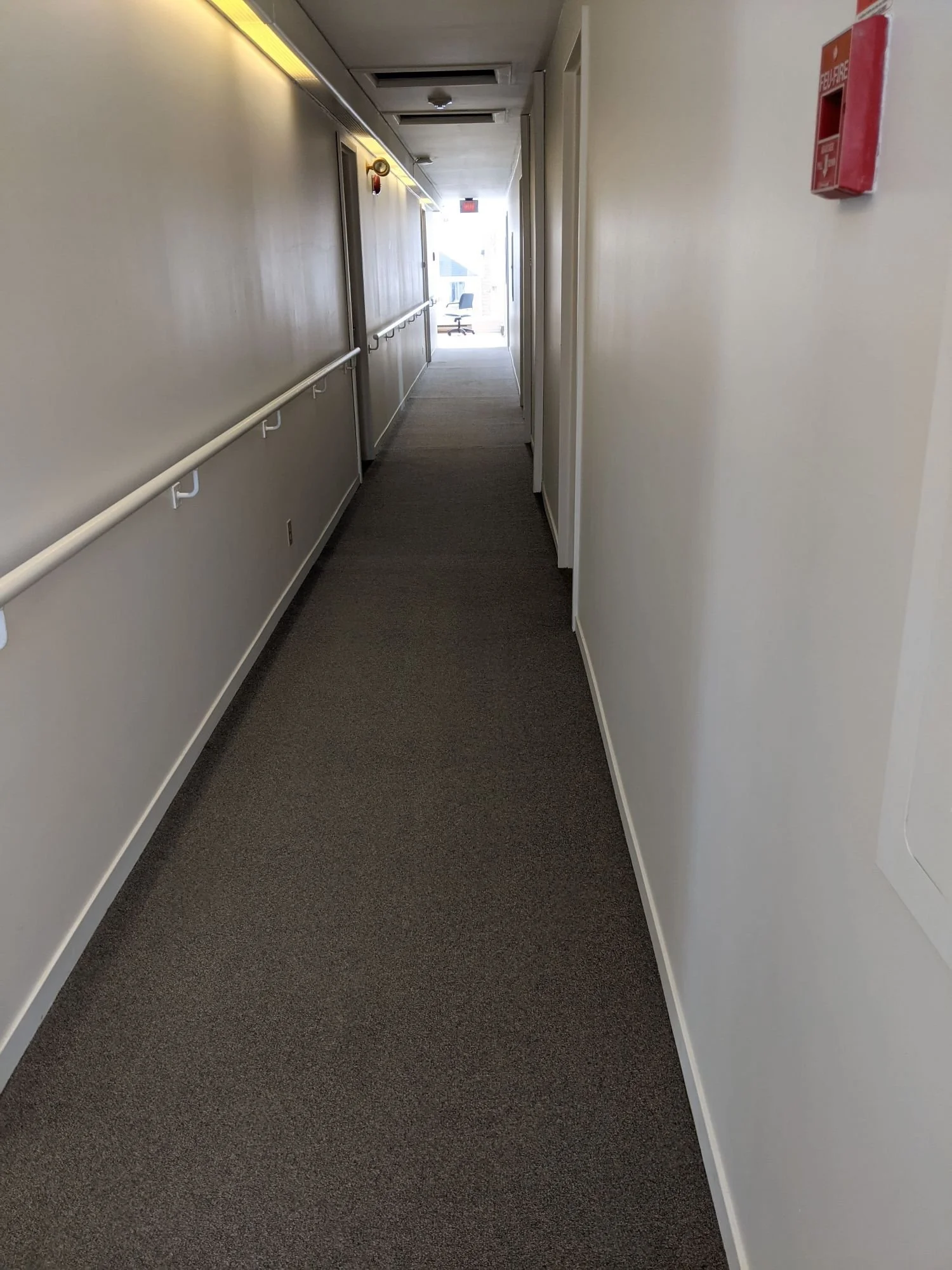 Corridor du bâtiment de la Coopérative d'Habitation de Saint-Lazare, photo prise par Stéphanie Gamache