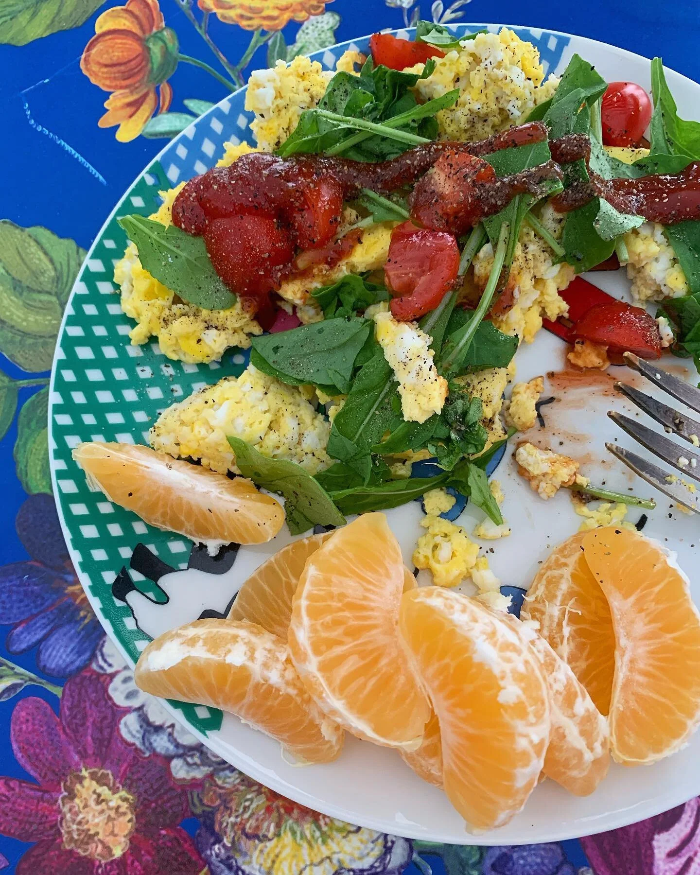 | Breakfast after the BS Reset |

✨ 2 scrambled eggs, whole
✨ handful of arugula greens
✨ 2 cherry tomatoes, diced
✨ drizzle of ketchup
✨ 1 clementine, peeled
✨ 1 slice @canyonglutenfree whole wheat bread
.
.
.
#bloodsugarbalance #BSbalance #BSreset 