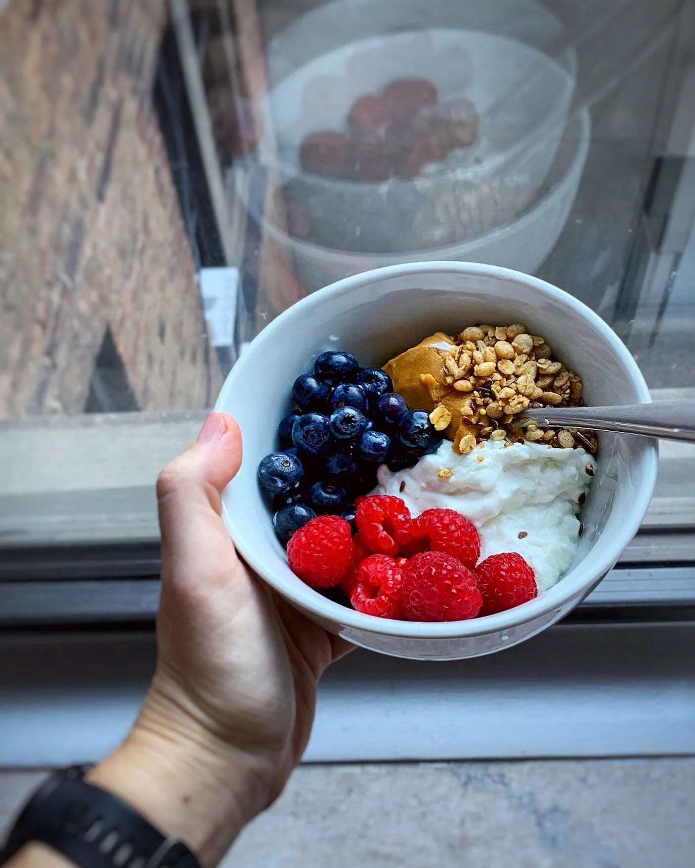 Berry Breakfasr Bowl
.
.
.
#blueberries #raspberries #granola #nuts #seeds #greekyogurt #yogurt #berrybowl #berrybreakfastbowl #breakfastbowl #yogurtbowl #yogurtparfait #nutbutter #cinnamon #fiberfueled #fiber #registereddietitian #registereddietitia