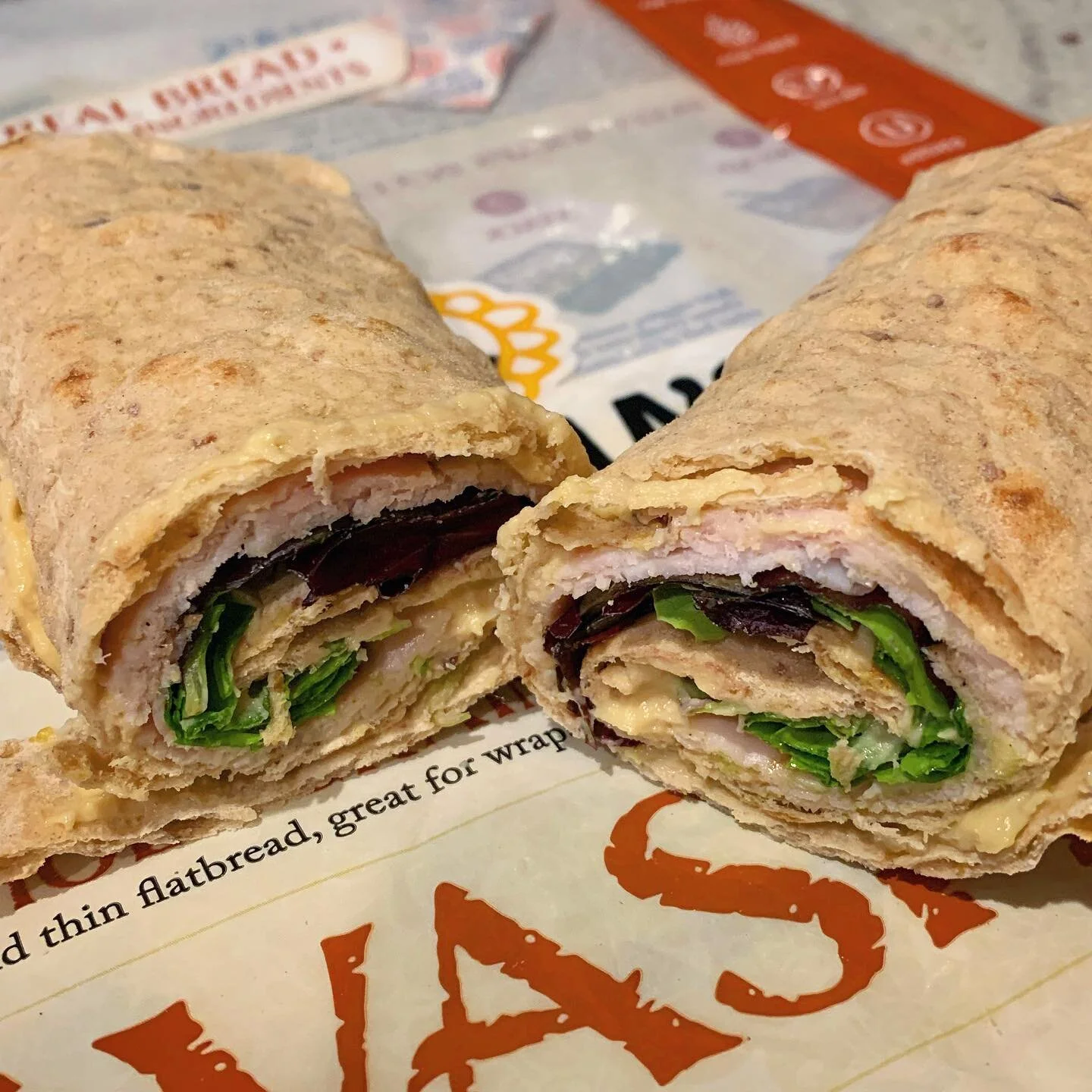 Quick and Easy Lunch
✨ whole grain + flax flatbread
✨ honey baked turkey breast
✨ spring mix
✨ @ithacahummus original
✨ balsamic reduction
Rolled to perfection and sliced for that chef&rsquo;s kiss goodness. 🤌🏻
Simple. Quick. Easy. Nourishing. Sati