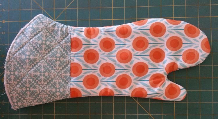 Oven mitt free sewing pattern - Merriment Design