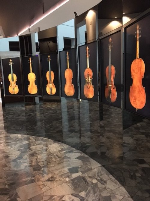 Violin museum I.jpg