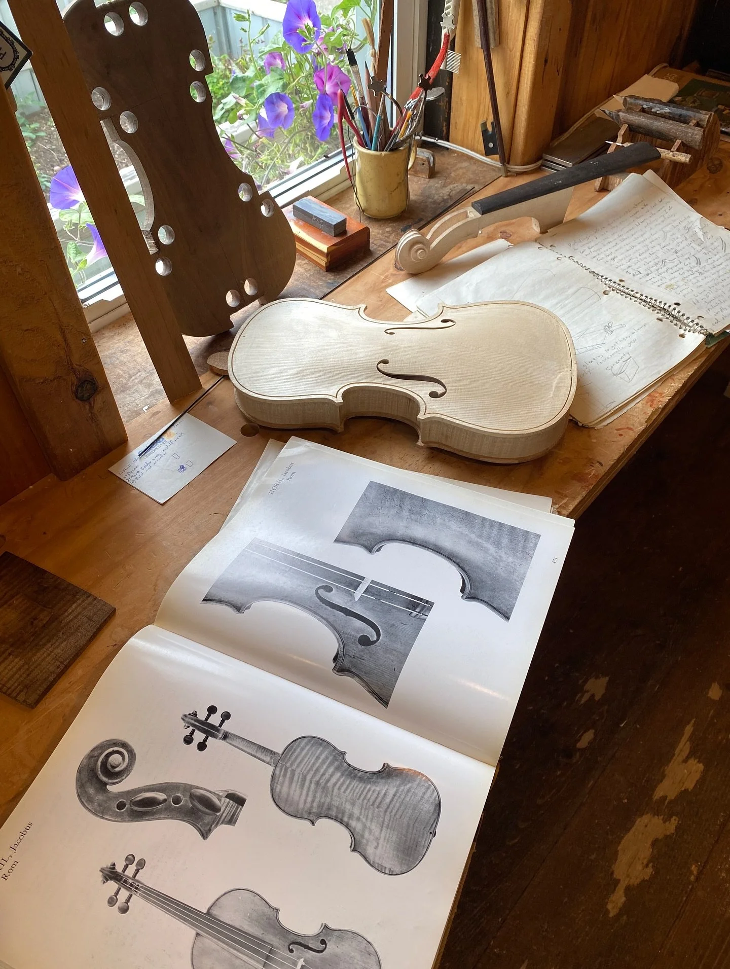 I always look at my notes and I get inspired from my book when I’m doing edge work and the scroll. The name of the book is called Hamma. I worked in New York City on 57th St. for four years under Mosa Havivi.
He told me I must have this book. I