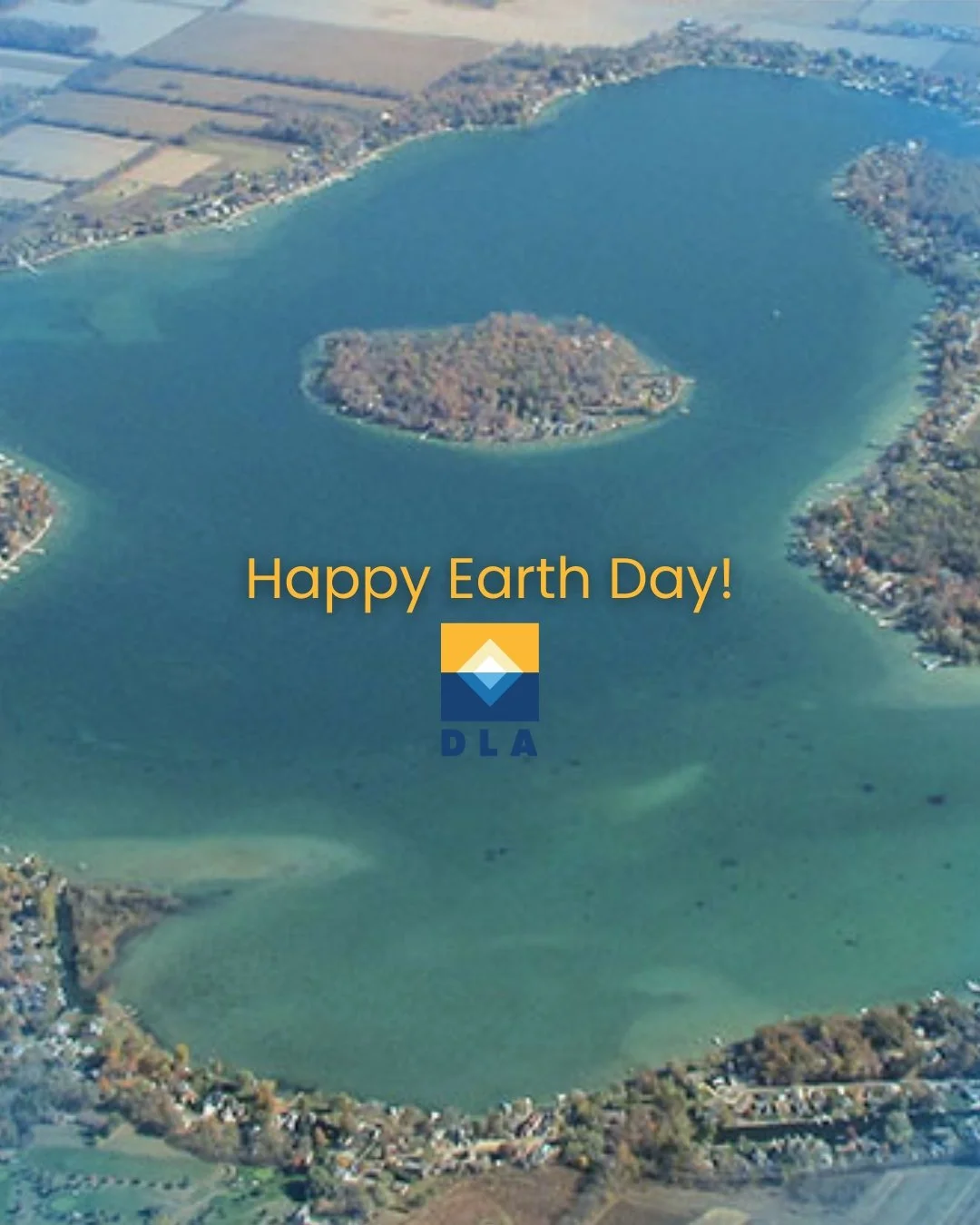 💠 Happy Earth Day! 🌍

What a great day to celebrate this beautiful lake!

 #DiamondLake #DiamondLakeAssociation #DLA #DiamondLakeSandbar #Michigan #Cassopolis