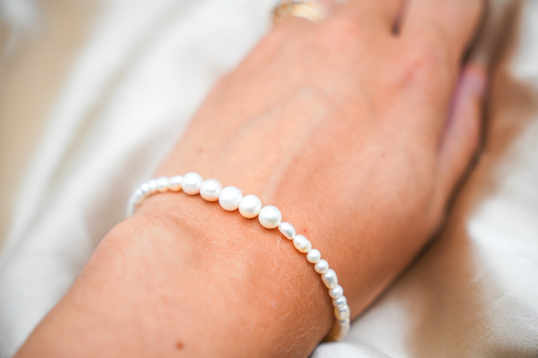 Signature Centre Pearl Bracelet