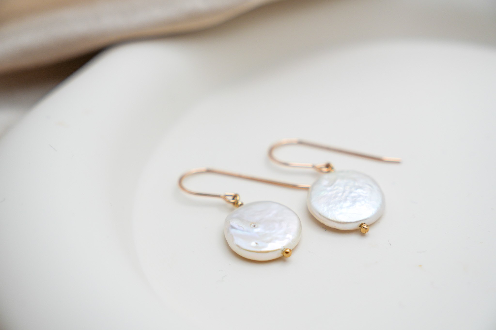 Coin pearl earrings