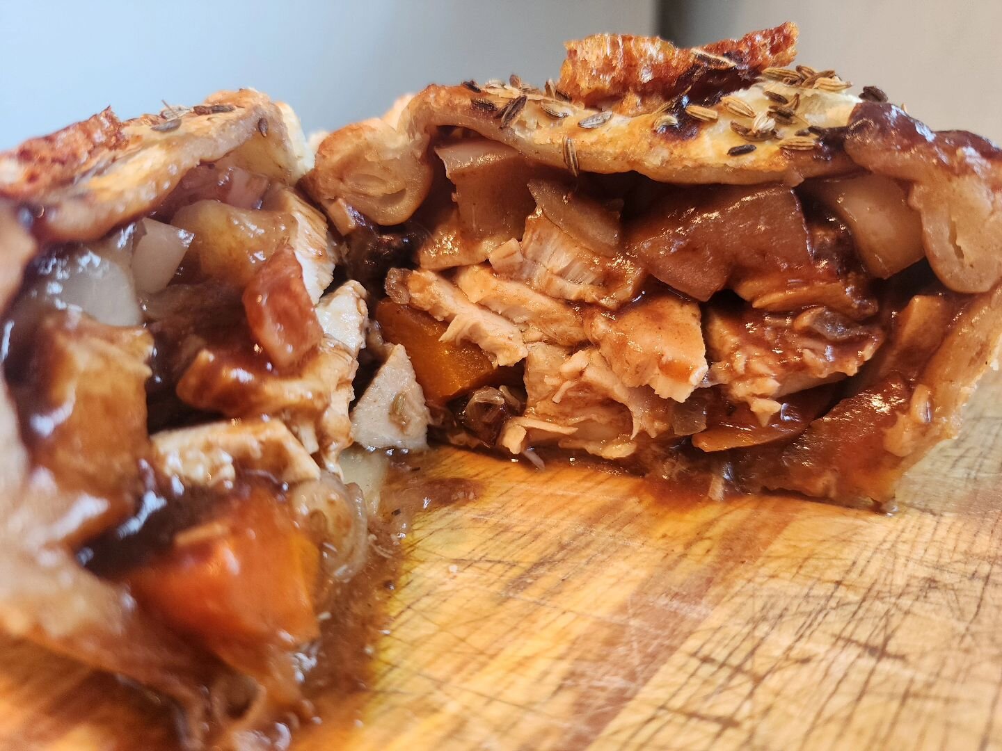 We're working our winter pie flavors for the shop. Would you be keen on this......

Pork belly roast with apple sauce in a pie?
Does it work?
.
.
.
.
.
.YES!