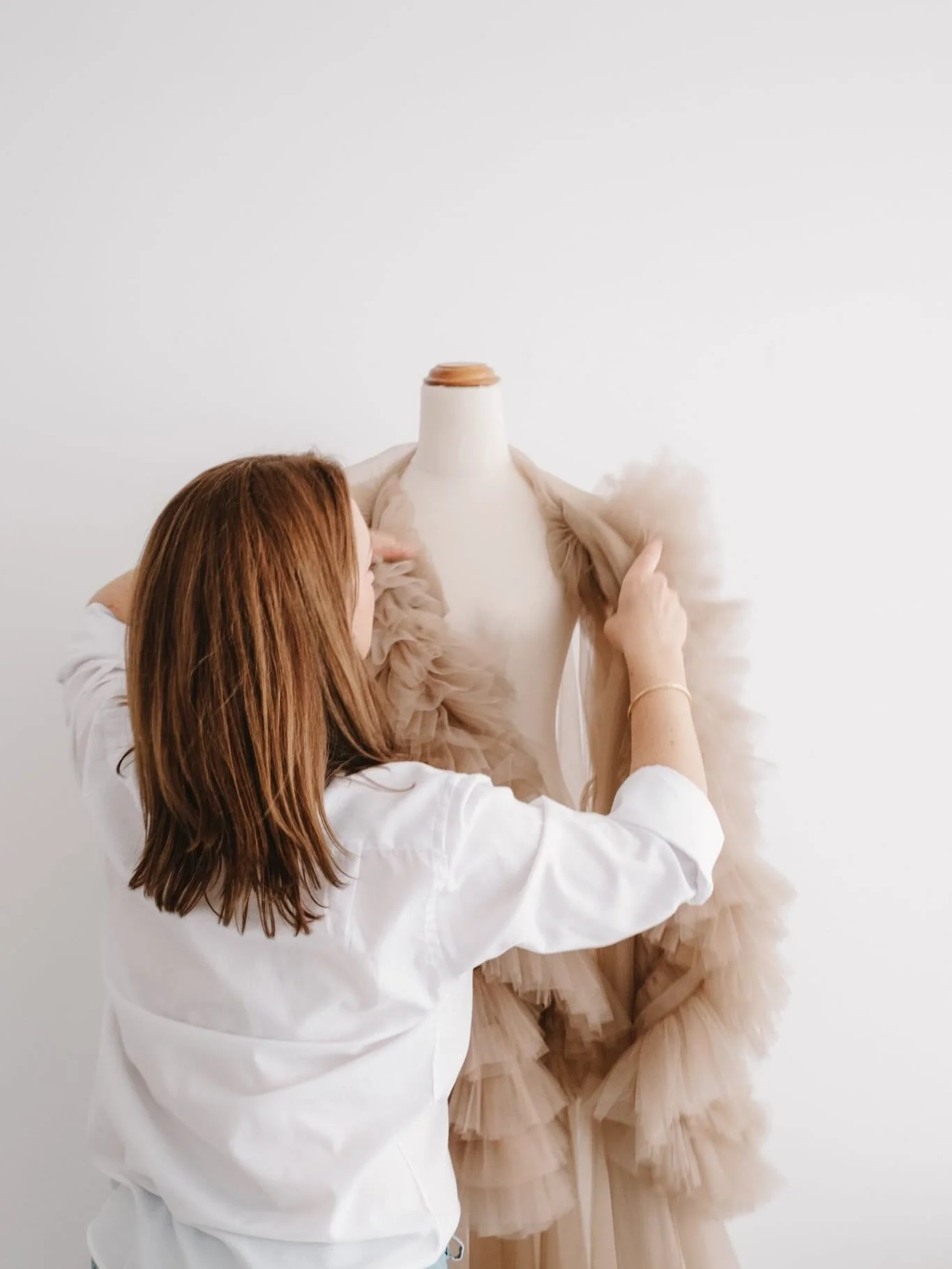 Fluffing around in the studio prepping for our shoots this month! I so love the space I am in now but *spoiler alert* it&rsquo;s not mine for much longer. So I&rsquo;d love to give the space a last hurrah before I move on to my next little home. DM o