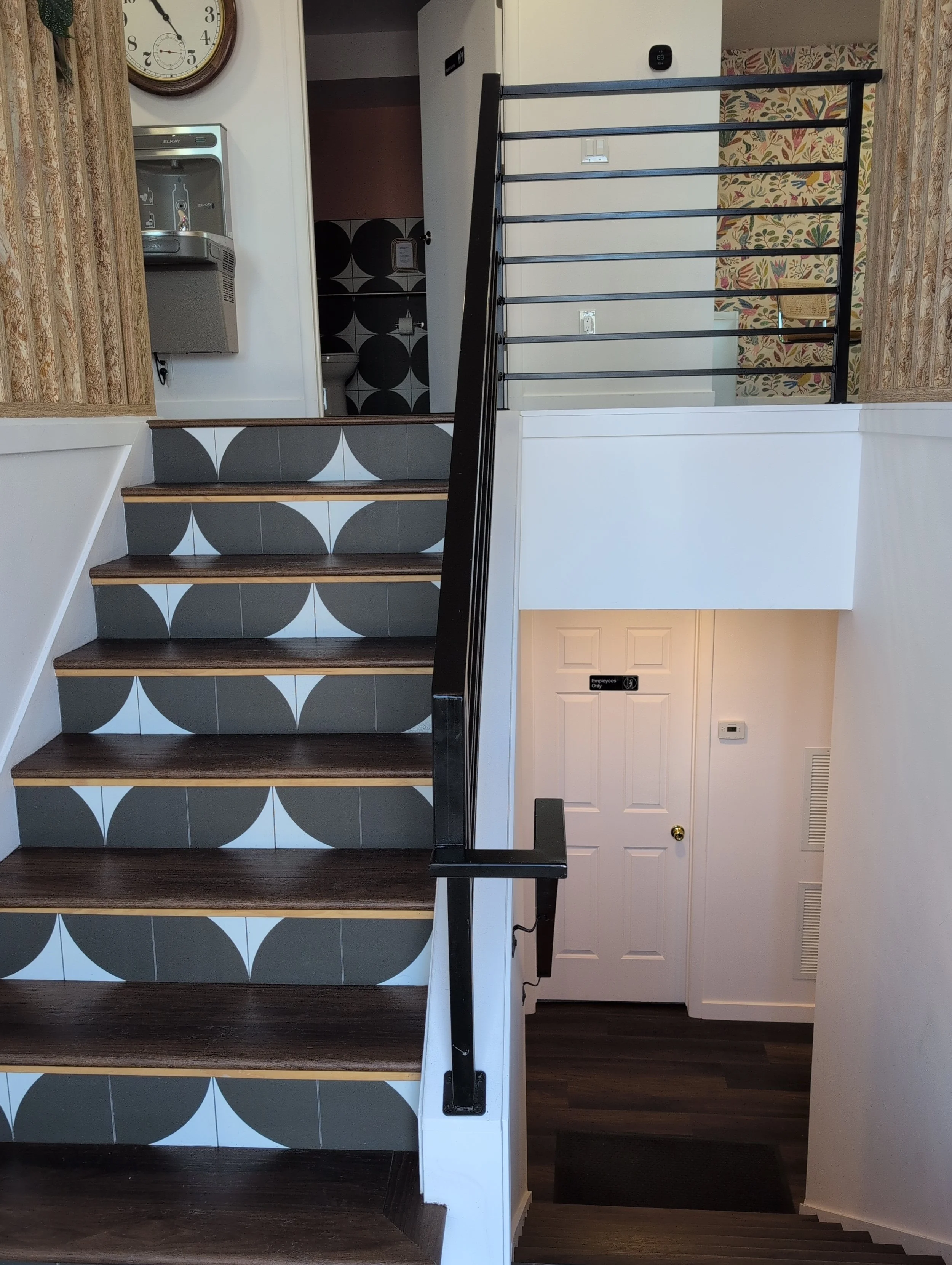 entryway-birds-salon-bountiful.jpg