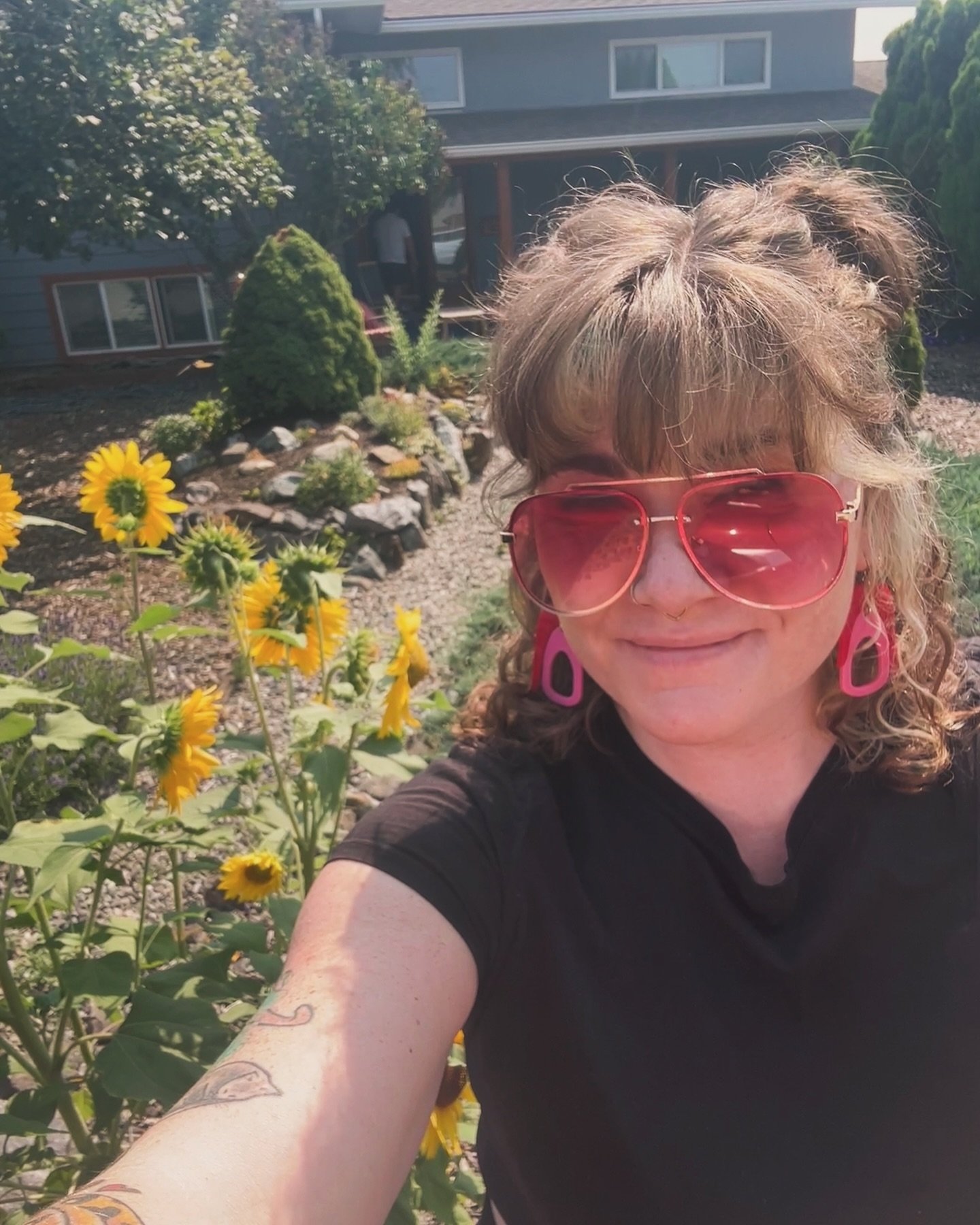 Who else had a busy summer☀️

My stories had their moments here, but for the most part I distanced myself from adding much here. For those who are still around thank youuuuu.

1st - Kelowna air bnb I stayed at with friends
2nd - Black Swift winery wi