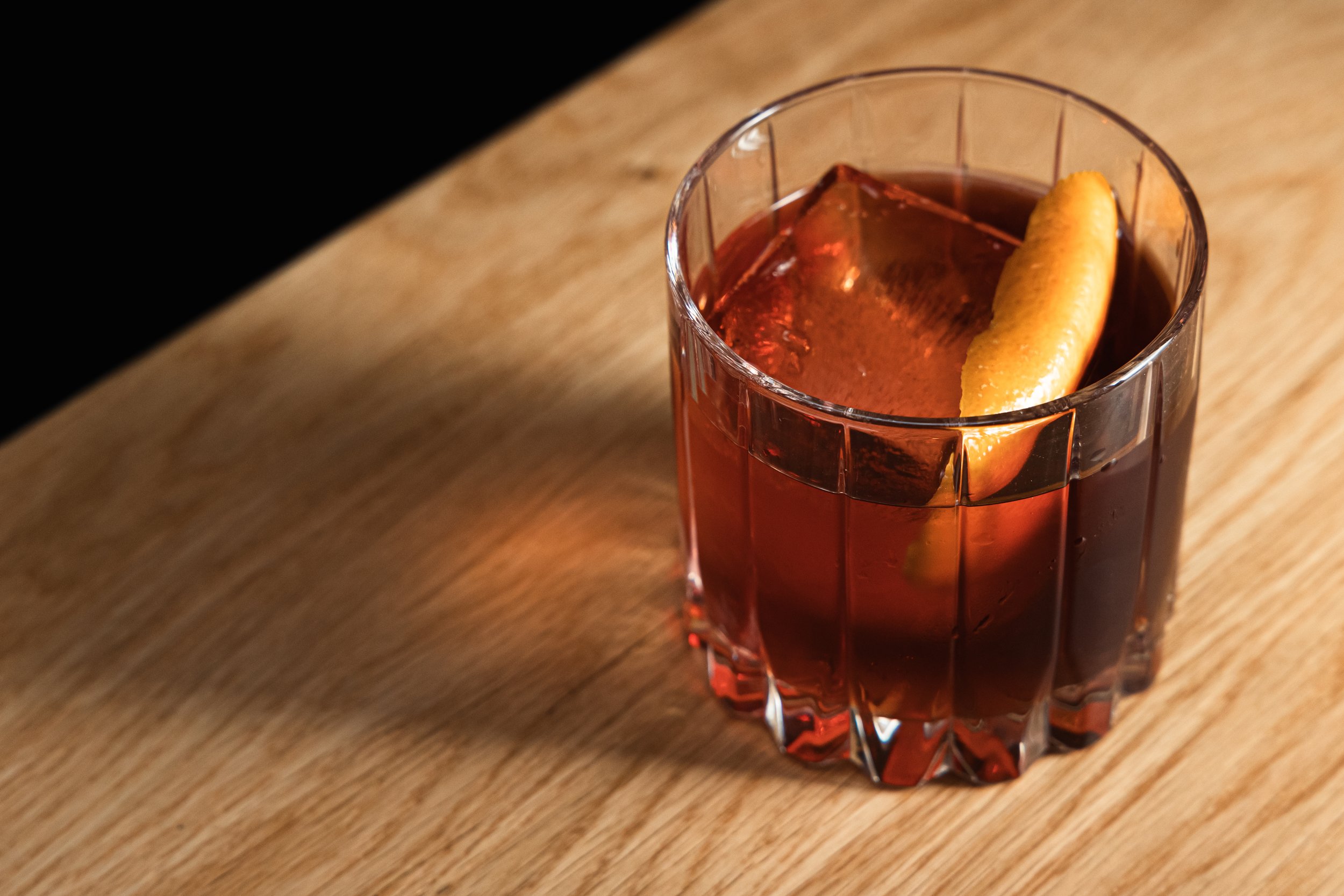  COCKTAIL & WINE BAR 
