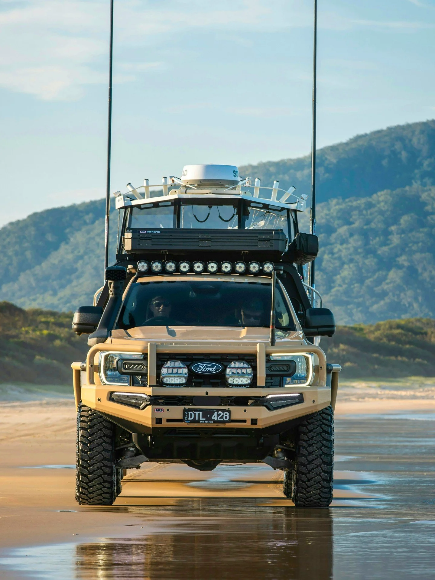 #frontendfriday features the @arb4x4 Ford Superduty..

We may be biased - but we think this is an absolute rig!
It features:

- ARB Summit MKII Colour Coded Bar
- ARB Intensity IQ Driving Lights
- GME XRS UHF Bundle
- ARB Summit Colour Coded Rails &a