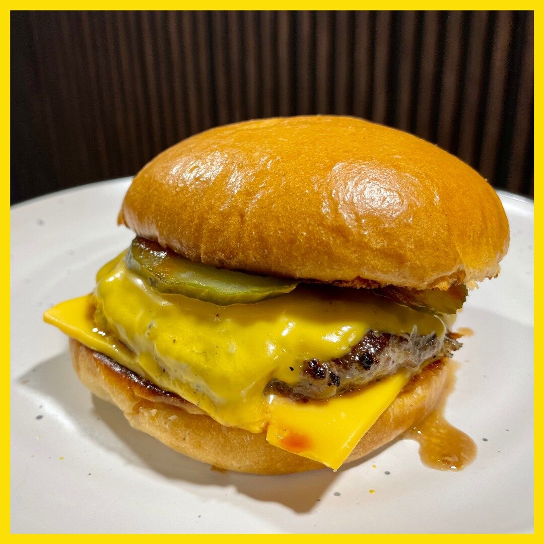 Sometimes the simplest things are the most classy, like a perfectly cooked cheeseburger 🍔🧀 #SimpleYetClassy #burgerperfection 

#HungryCowAU
☎️ 0434 099 COW [269]
📌 1 Military Road, Avondale Heights
⏰ 5 pm - 9 pm

.
.

.
.
#burgersofmelbourne #mel
