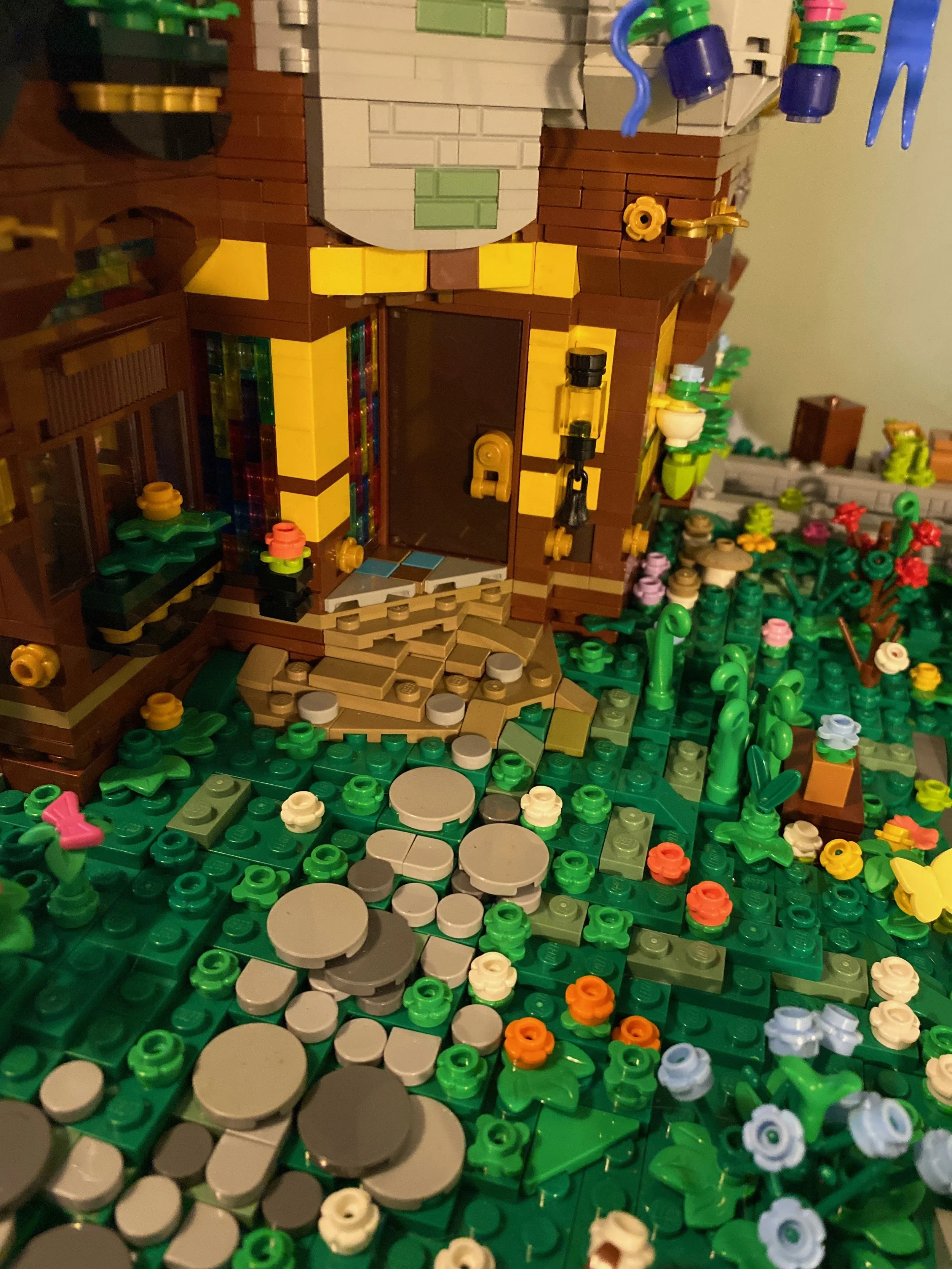 MOC Spotlight: “Wizard’s Cottage” by Connor McGrath Level1 Front Door