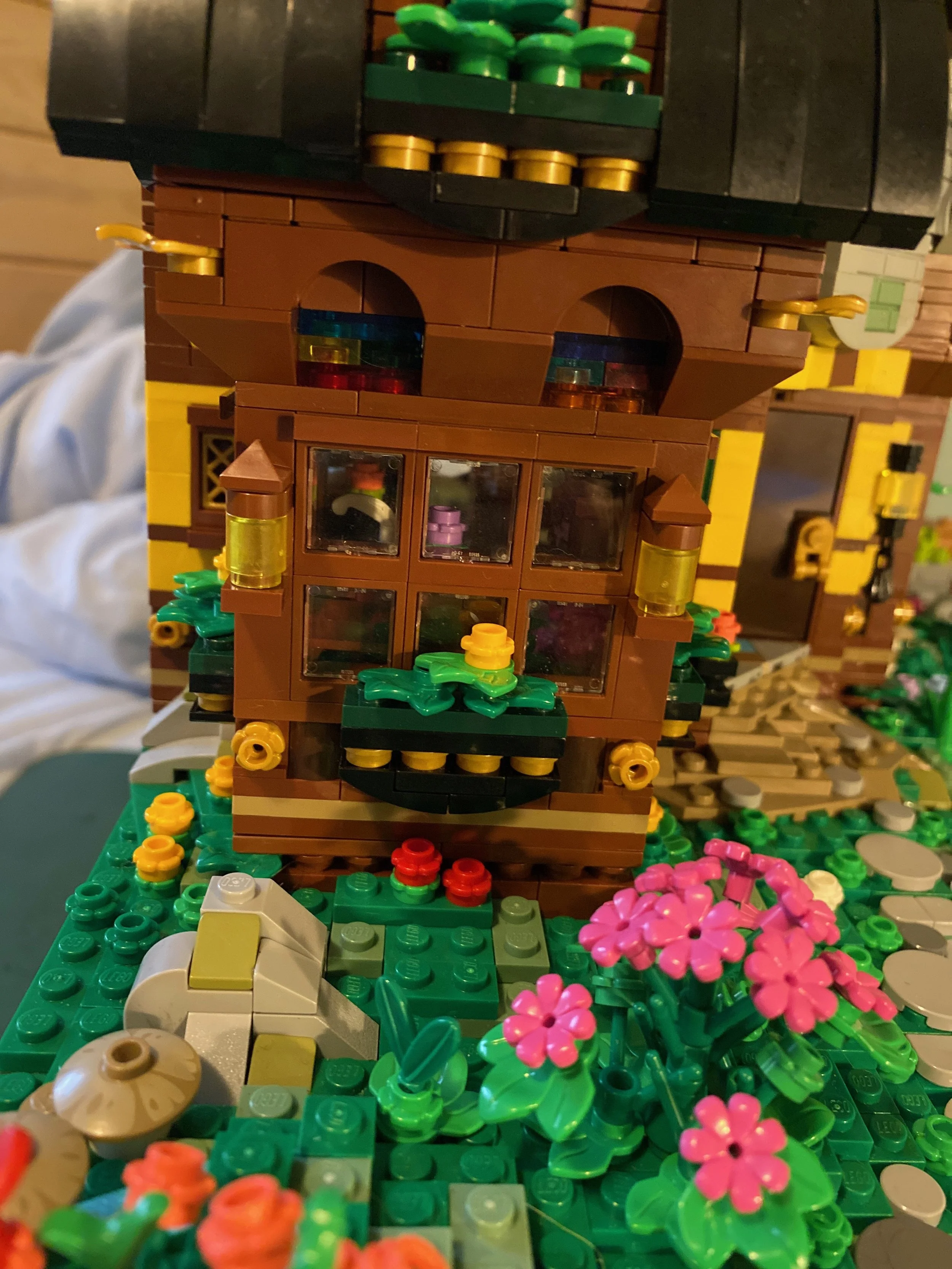 MOC Spotlight: “Wizard’s Cottage” by Connor McGrath Level1 Sunroom Exterior
