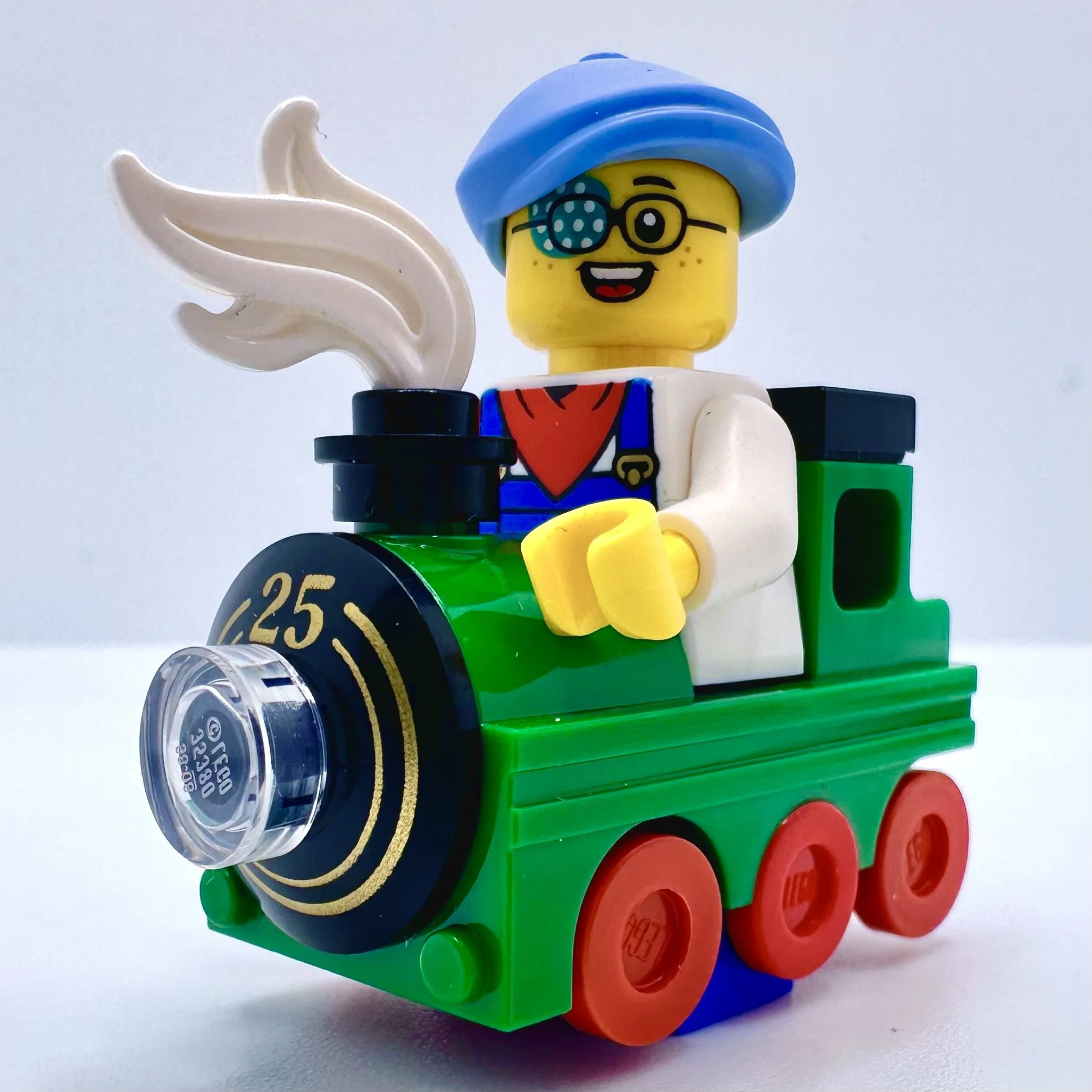 BuffaLUG Dives into the Fun: LEGO Collectible Minifigure Series 25 Review. IMG 0422