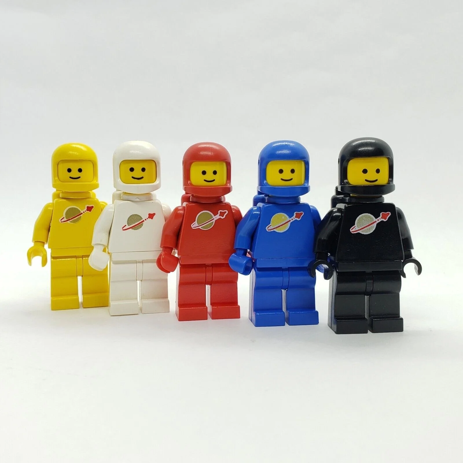 Exploring the Cosmic Ensemble: A Comprehensive Exploration of LEGO City Space 2024 Minifigures and Their Intricate Design Narratives Image+27