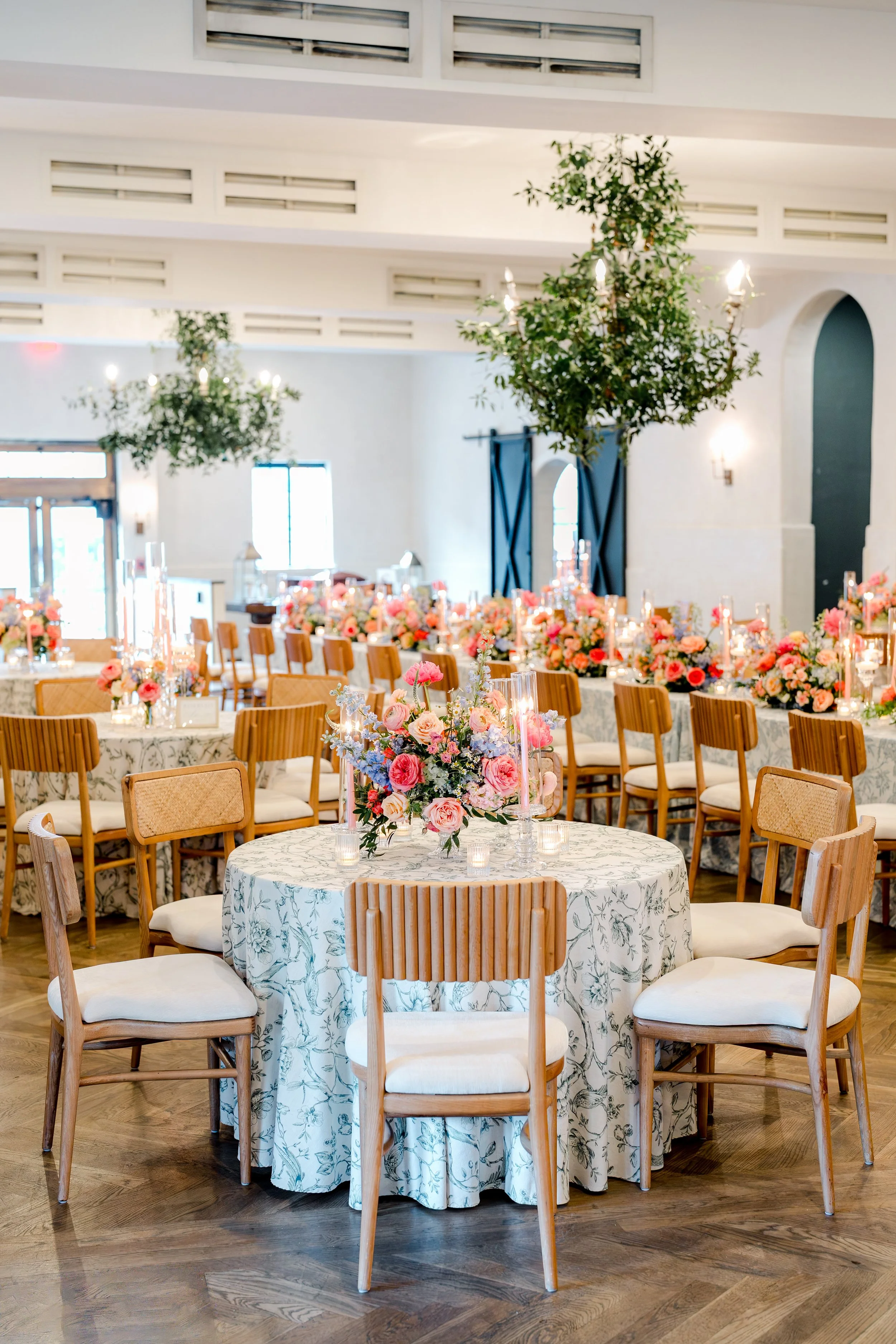 A seated dinner wedding reception at Il Mercato in New Orleans.