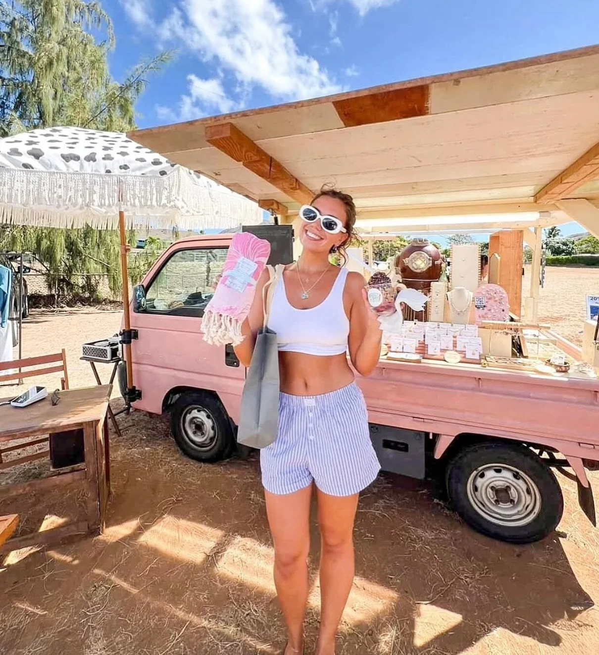 We can&rsquo;t wait to be back at our favorite first Saturday @malamahawaiimarket on November 1!
Find our pink mini truck for permanent jewelry &amp; more at Koko Head Elementary from 9-2!

#permanentjewelry #hawaii