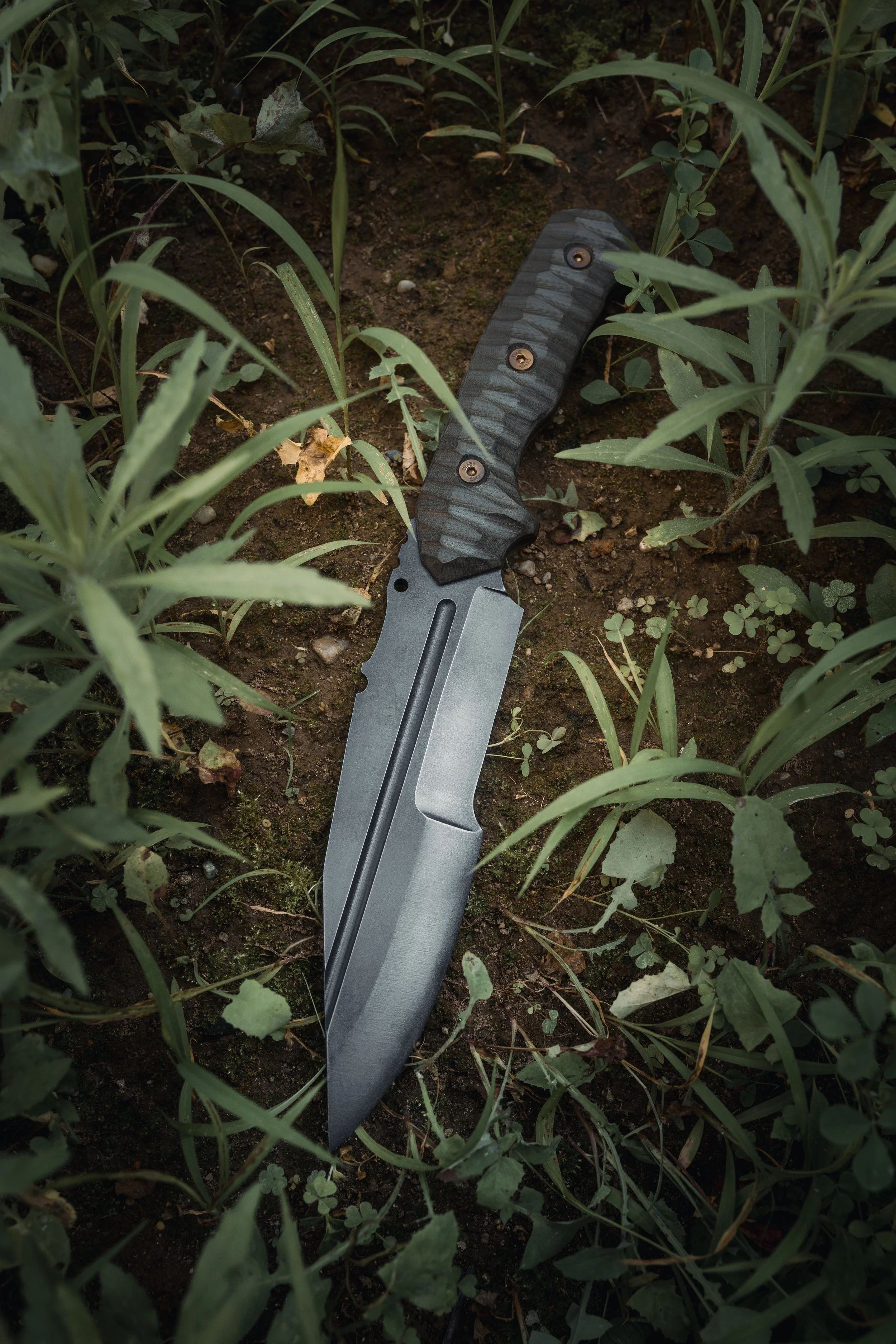 wandertactical-outdoor-survival-knife-photography-alex-wander.jpg