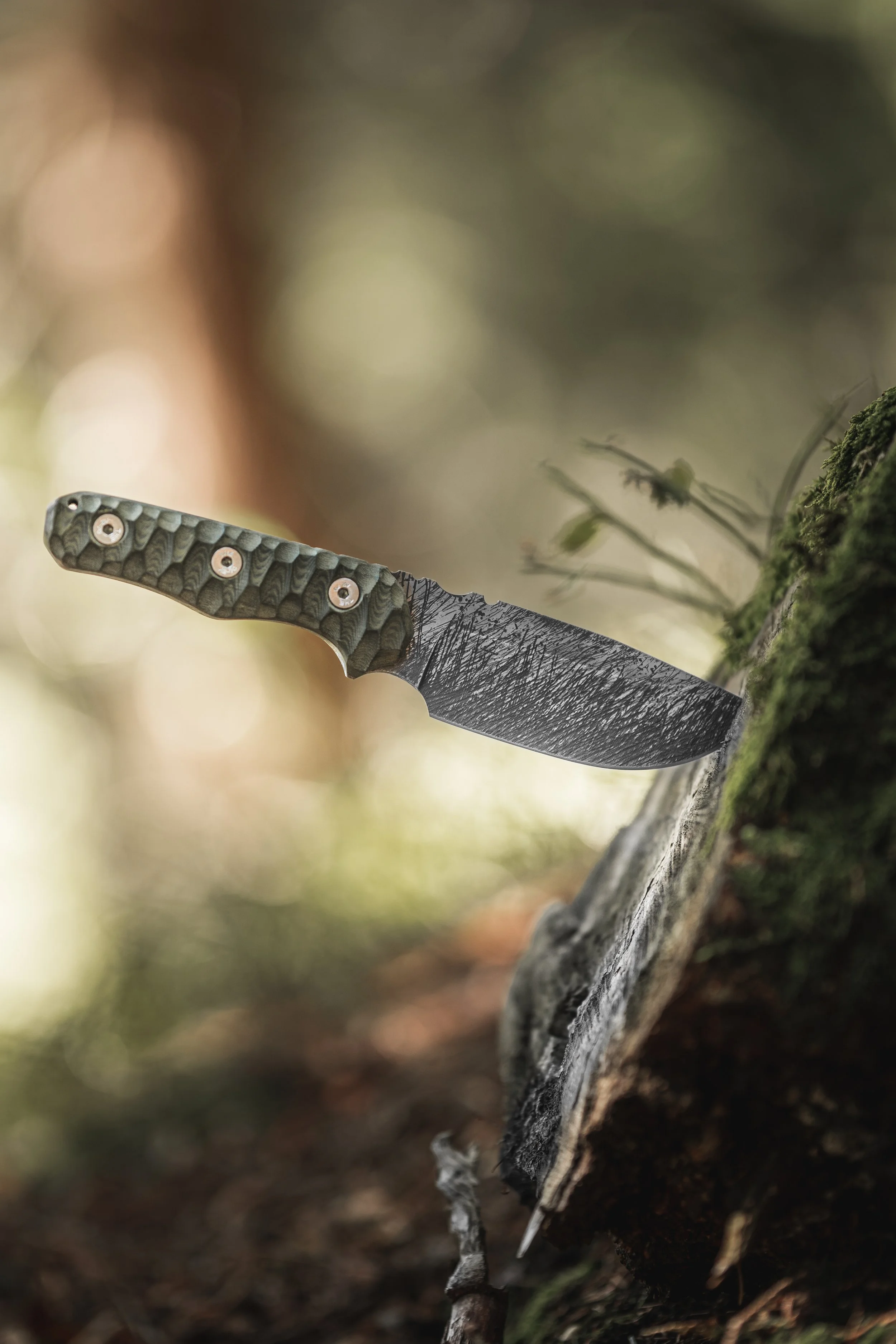 wandertactical-cinematic-knife-photography-alex-wander.jpg
