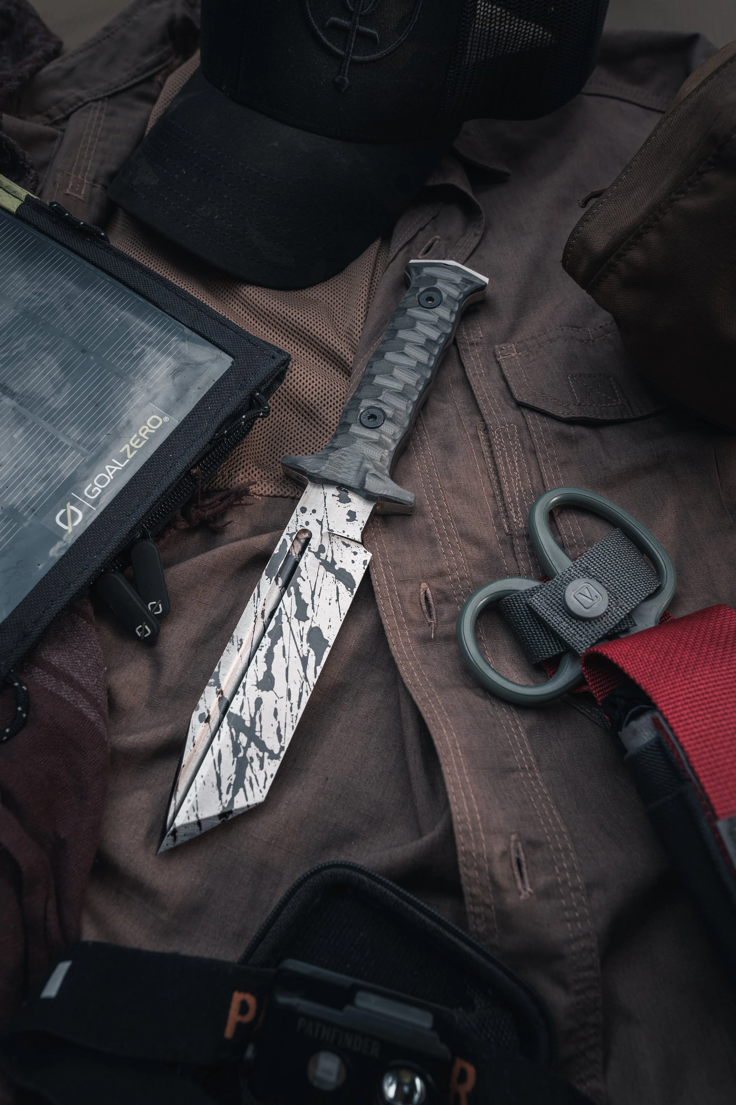 wandertactical-cinematic-knife-photography-alex-wander.jpg