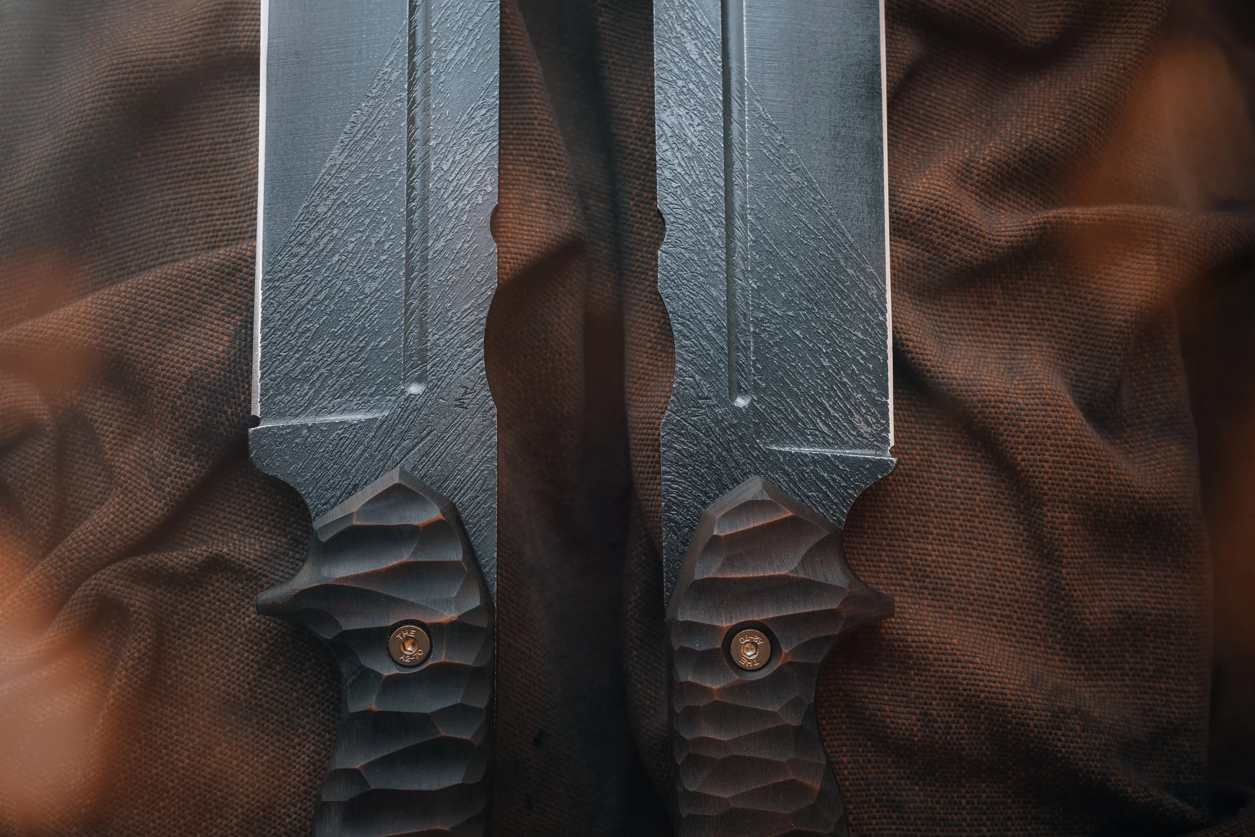 wandertactical-outdoor-survival-knife-photography-alex-wander.jpg