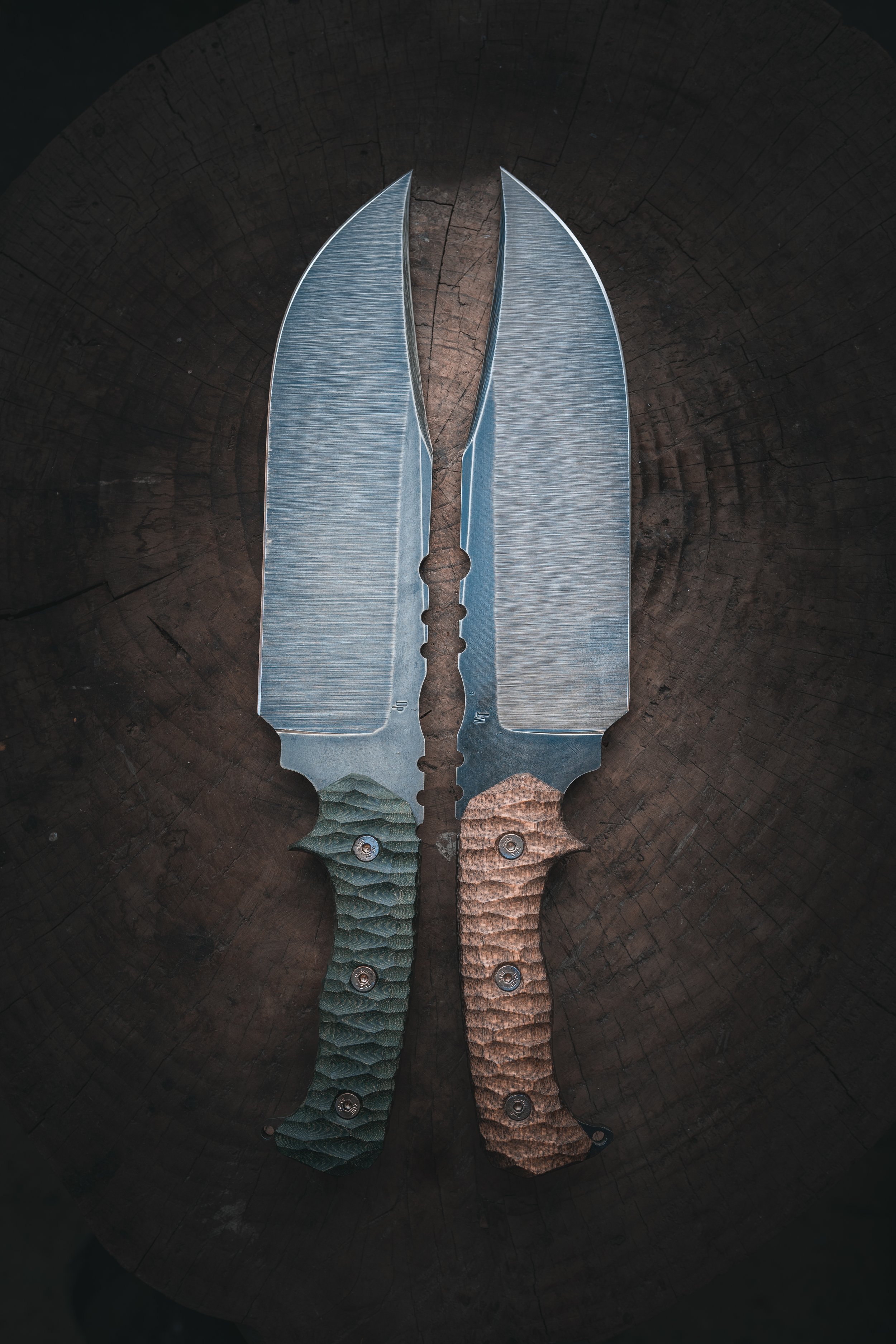 wandertactical-cinematic-knife-photography-alex-wander.jpg
