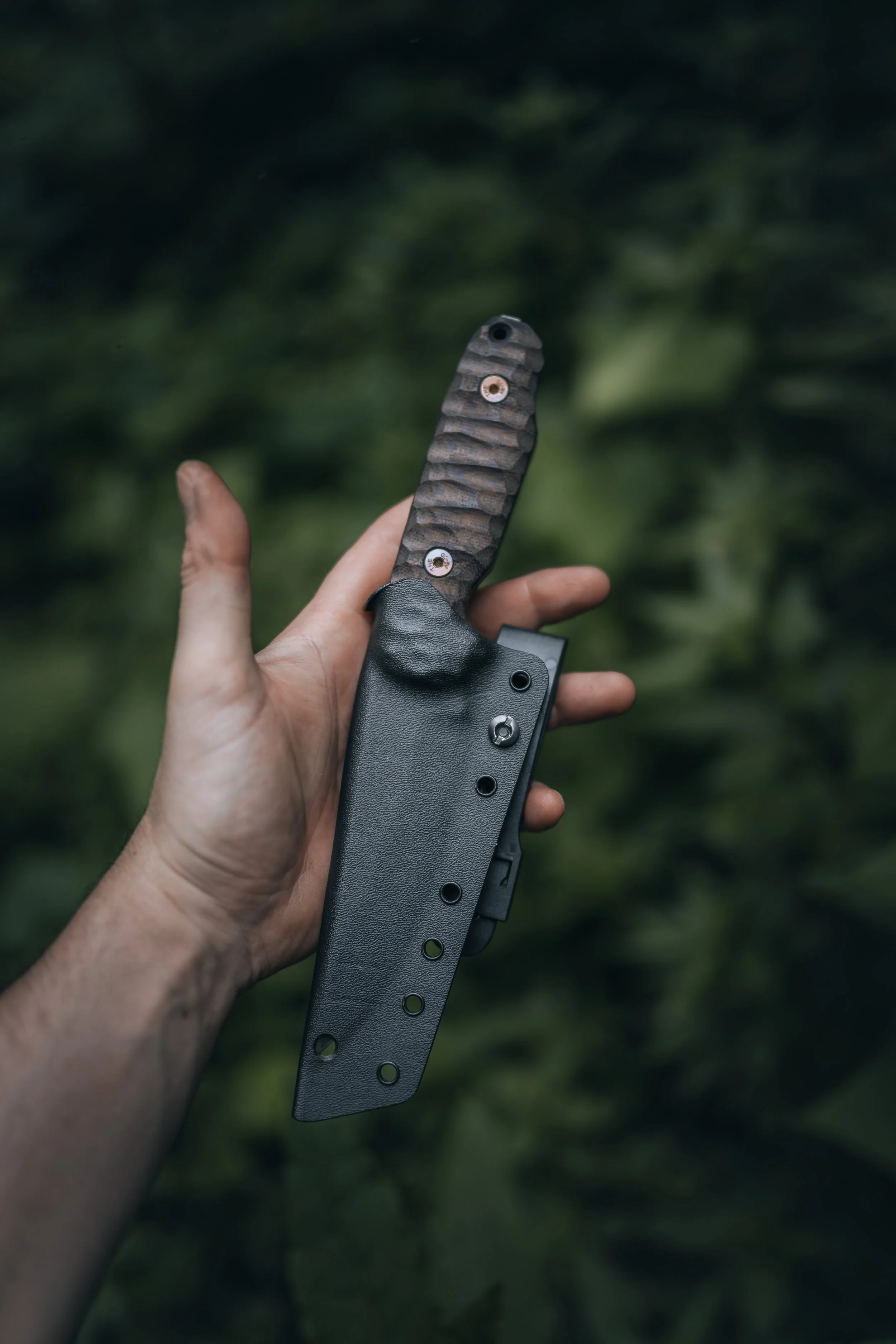 wandertactical-outdoor-survival-knife-photography-alex-wander.jpg