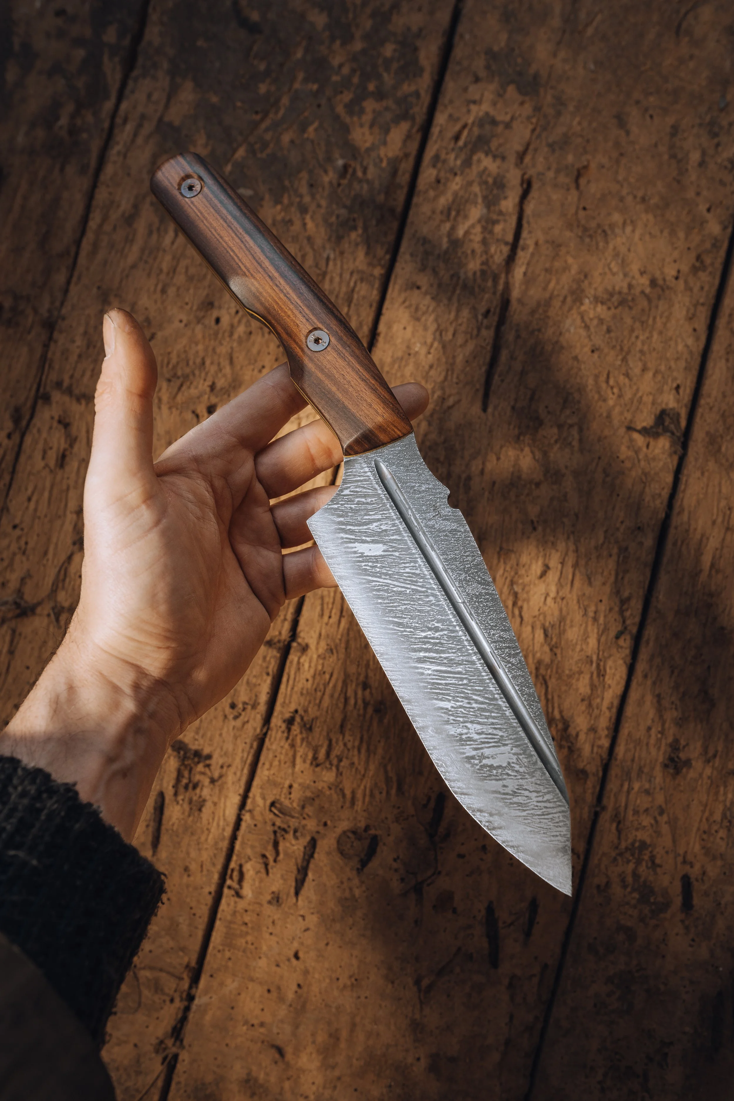 wandertactical-outdoor-survival-knife-photography-alex-wander.jpg