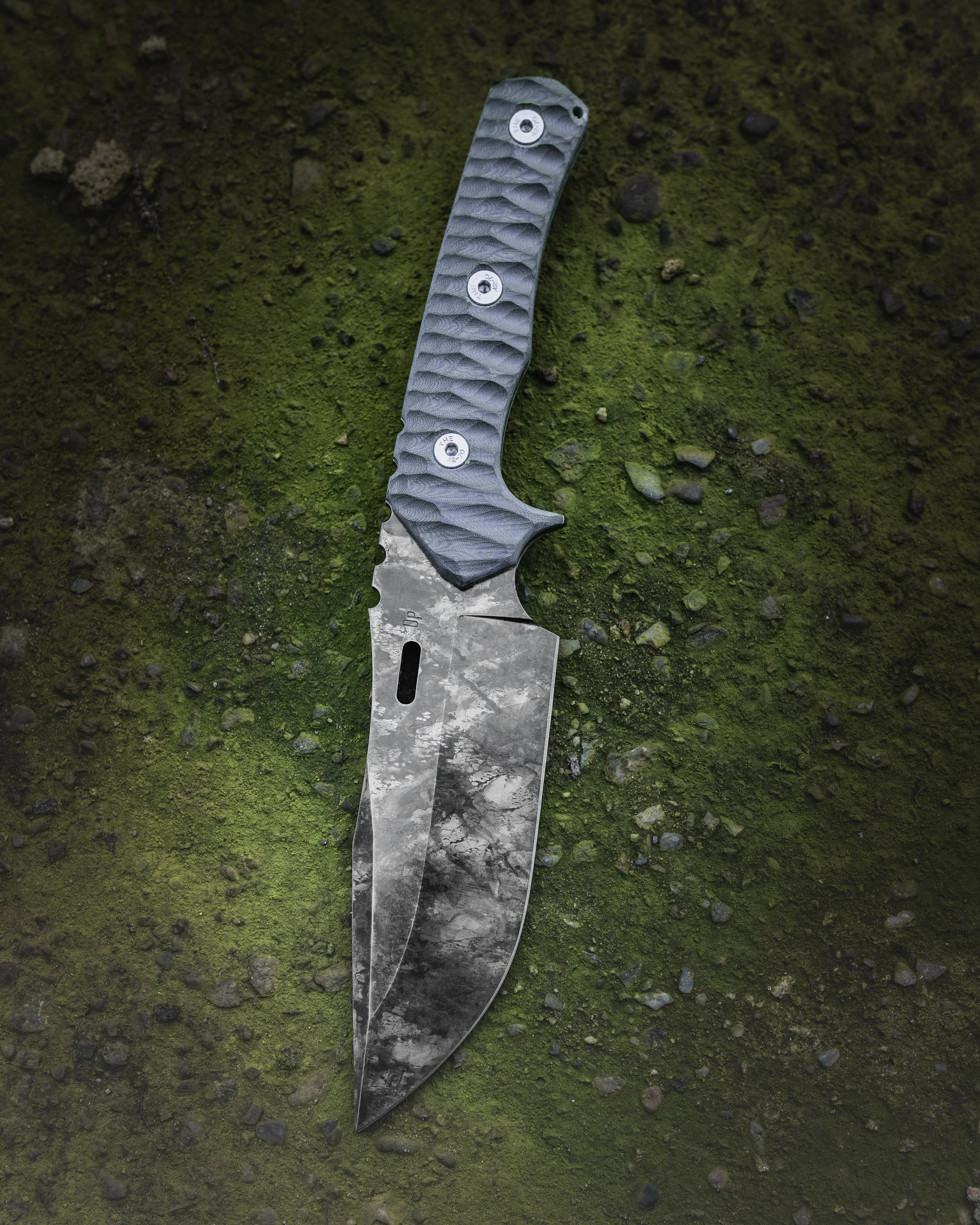 wandertactical-cinematic-knife-photography-alex-wander.jpg