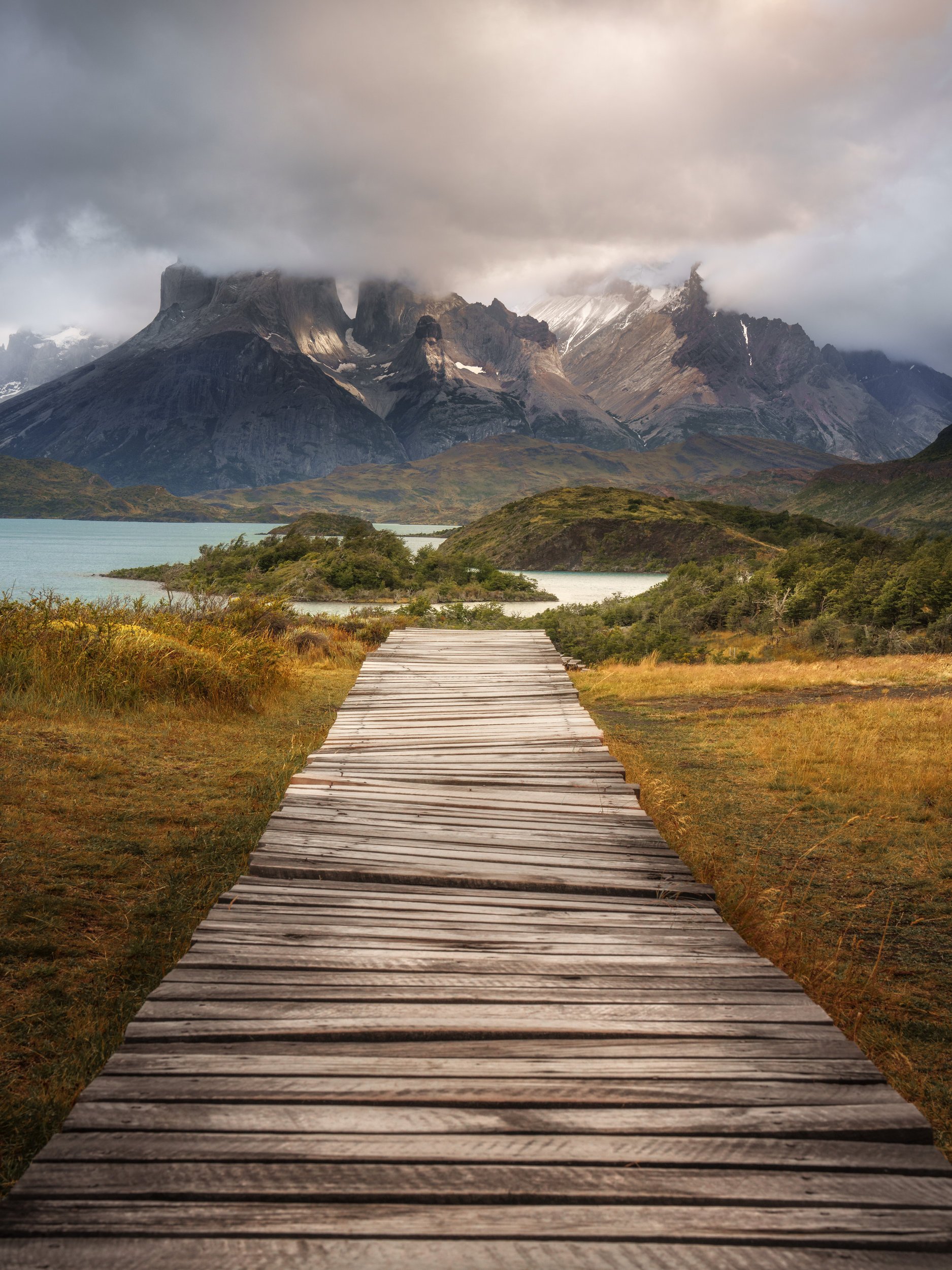 Patagonia-TorresDelPaine-Sunrise1-LeadingWalkway1_result.jpg