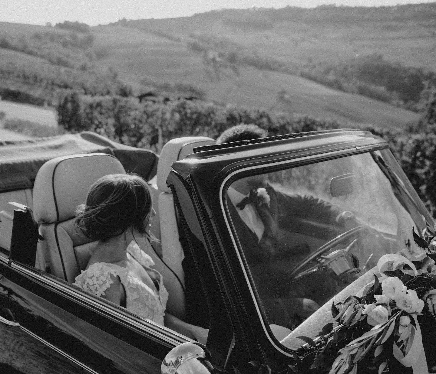 G + F 🤍
.
#weddingplanner #wedding #weddingday #love #destinationwedding  #weddingphotography #weddingdress #bride #weddingphotographer #weddinginspiration #instawedding #italy #weddinginitaly #weddings #weddingideas  #groom #luxurywedding #flowers 
