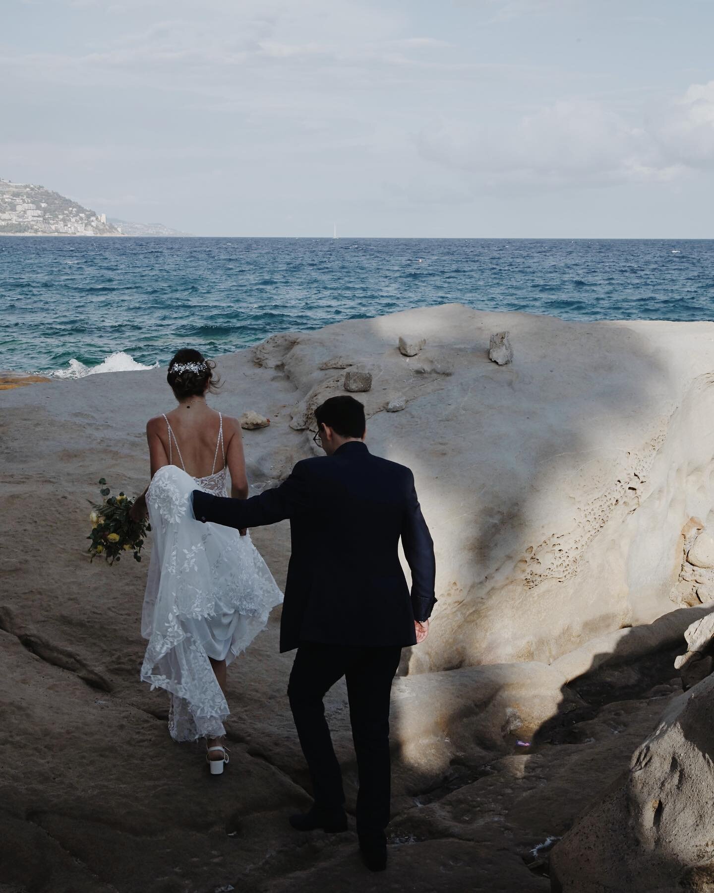 D + P 🤍
.
#weddingplanner #wedding #weddingday #love #destinationwedding  #weddingphotography #weddingdress #bride #weddingphotographer #weddinginspiration #instawedding #italy #weddinginitaly #weddings #weddingideas  #groom #luxurywedding #flowers 