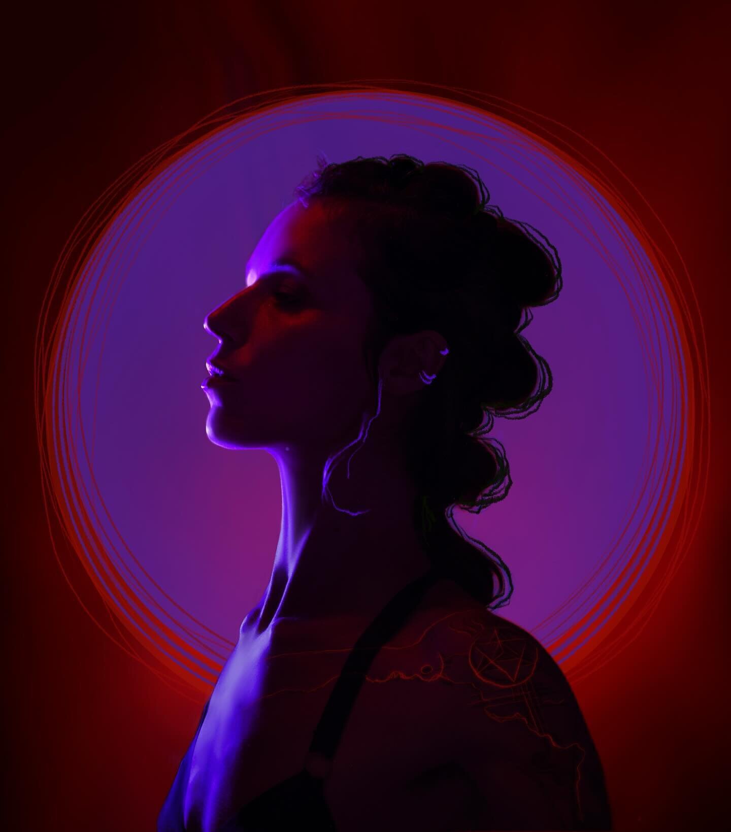 My mantras for this new moon in Sagittarius 🔴🌑♐️🟣

☽ I take up the space meant for me.
☽ I protect and nourish my space.
☽ I stand up for myself and my well-being. 

🔴👤🟣

#selfportrait #digitalart