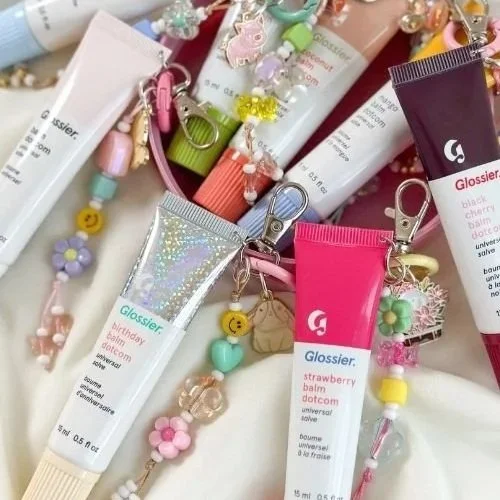 lip gloss in white sheets