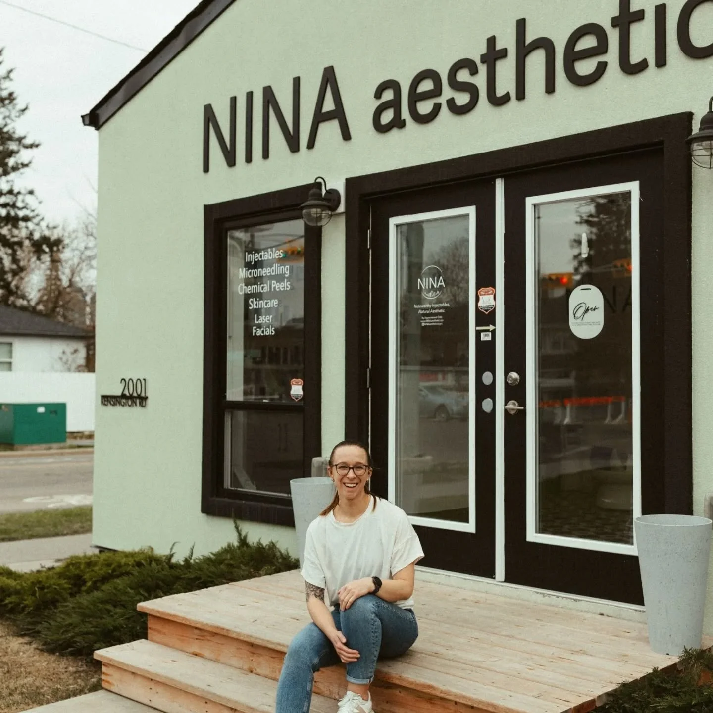 BIG NEWS 🎉

Starting May 22, I'm taking a huge leap and moving my practice full-time to West Hillhurst. I will be working out of my own room in the upstairs loft located within Nina Aesthetics. 

I could not be more excited for this next chapter!

B