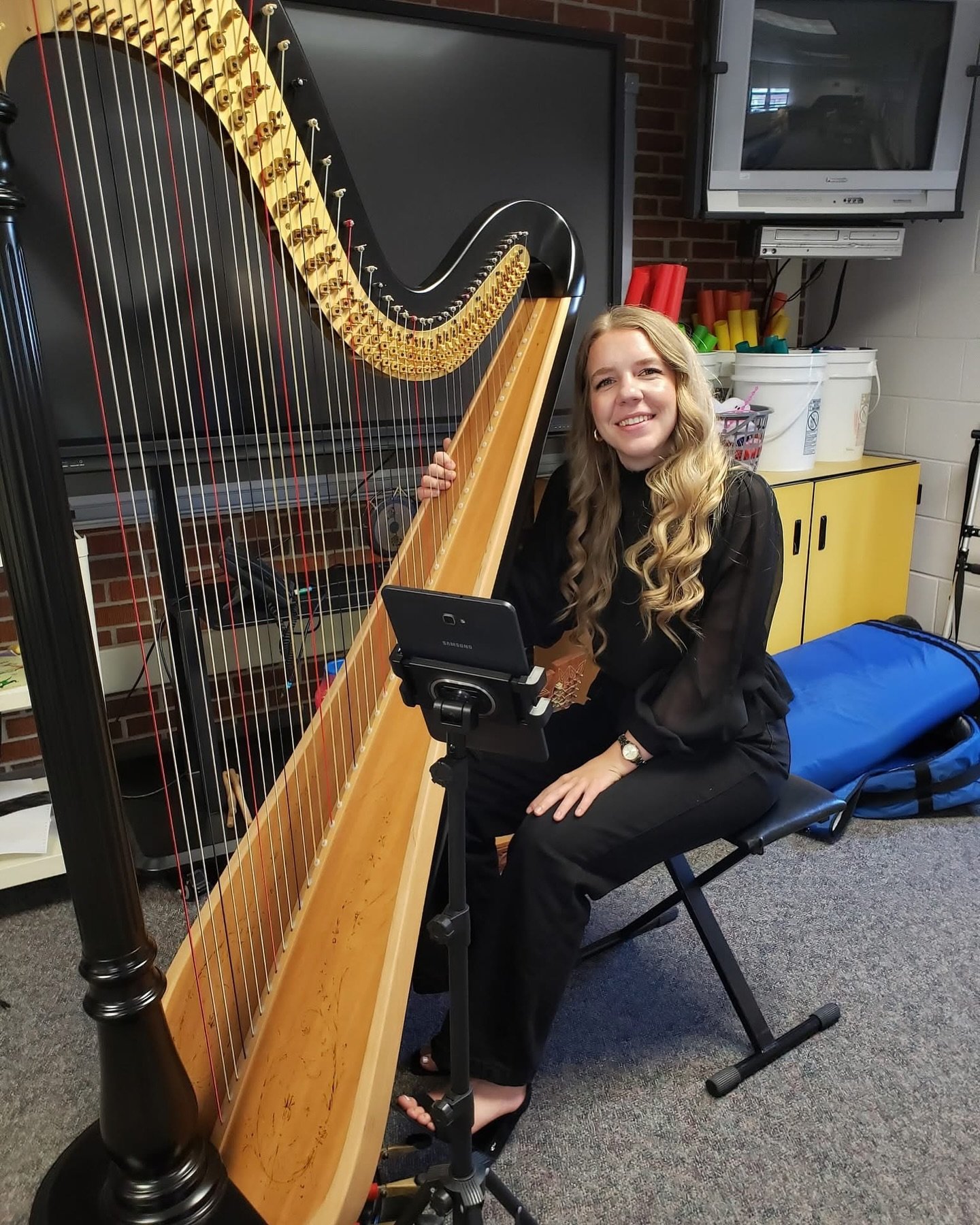 I think sharing the music of the harp at an elementary school might be one of my favorite things to do. Really grateful to Becky Beil and Rockville Elementary School for having me!!